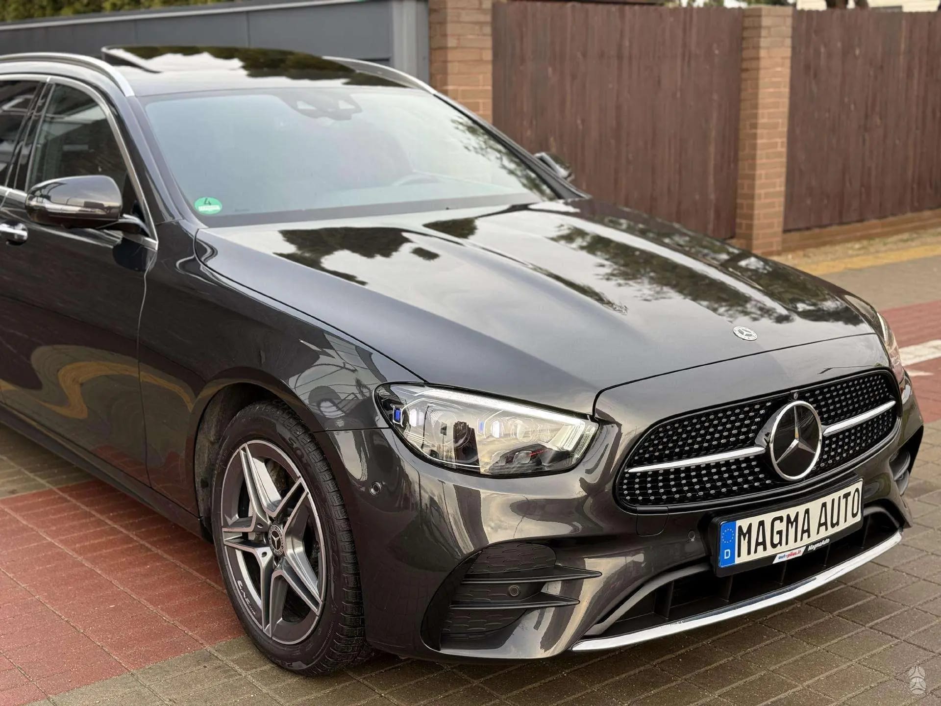 Mercedes-Benz E 300
