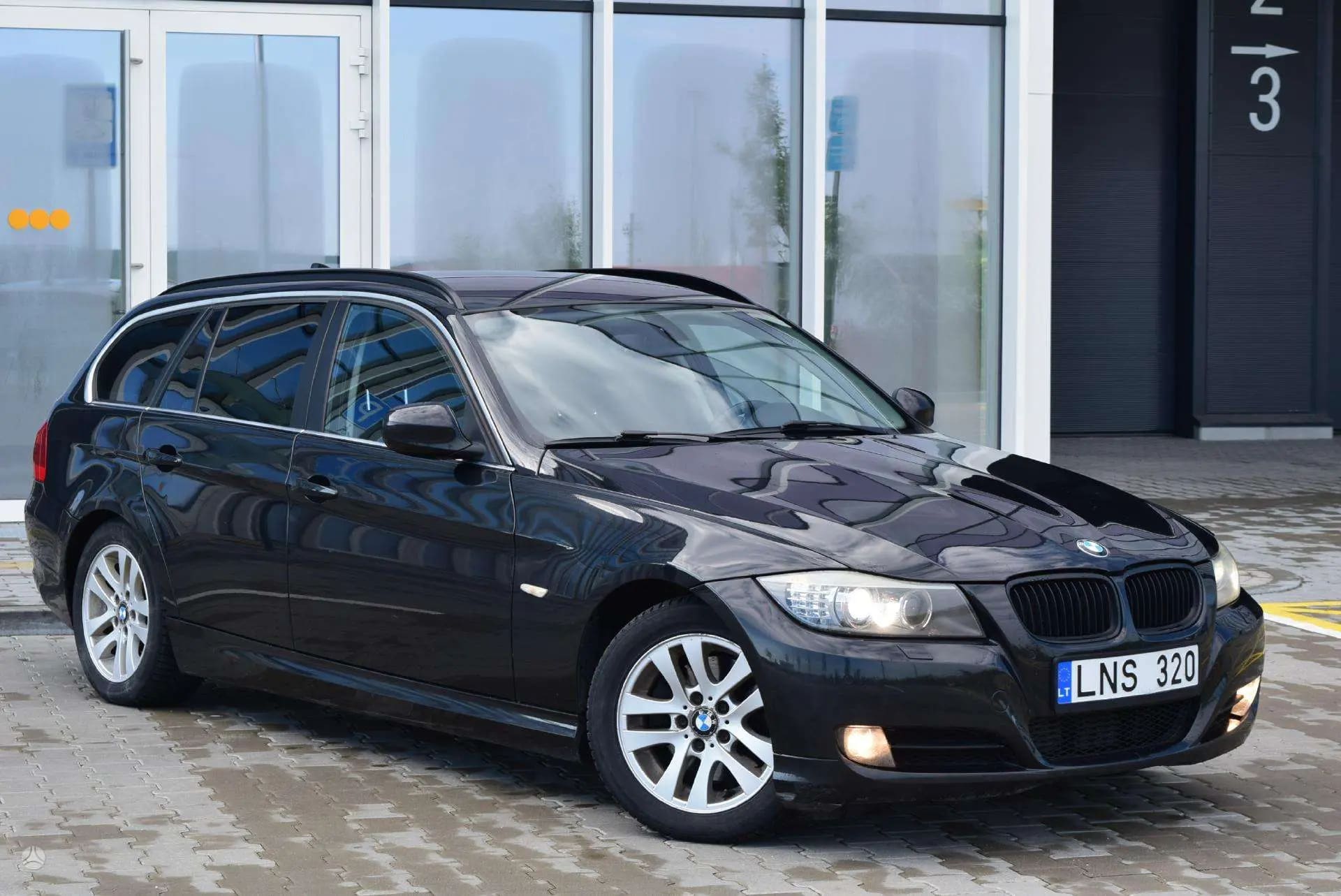 BMW 320