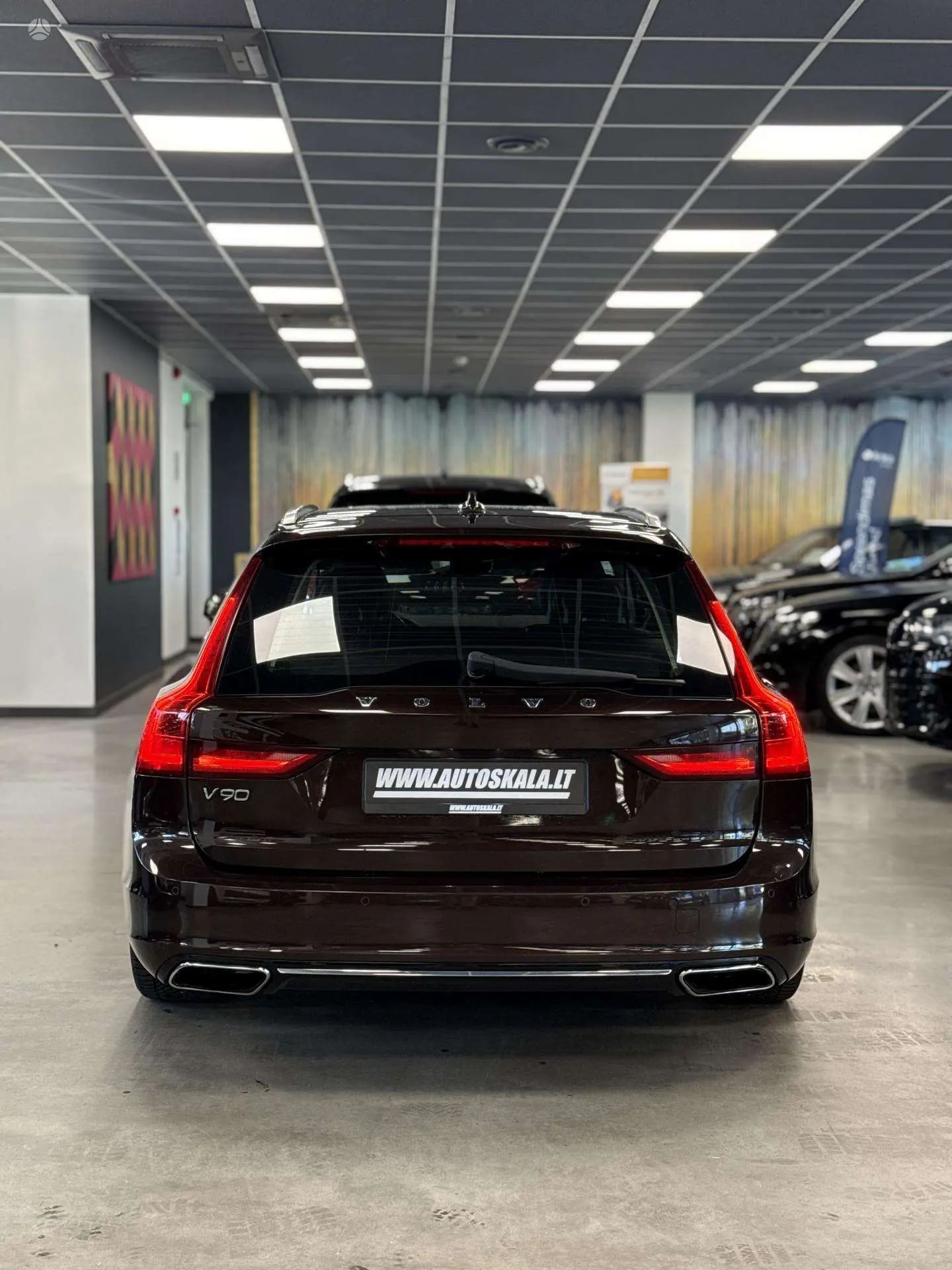 Volvo V90