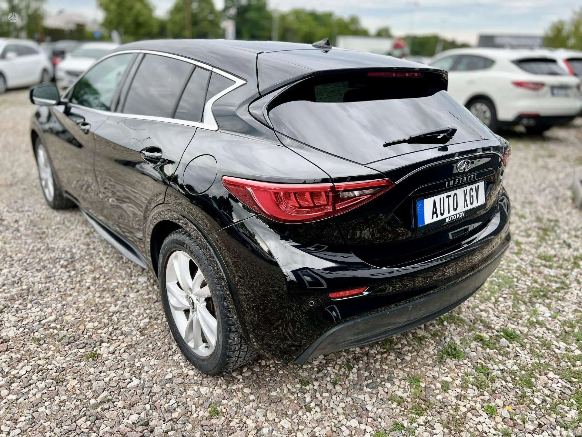 Infiniti Q30