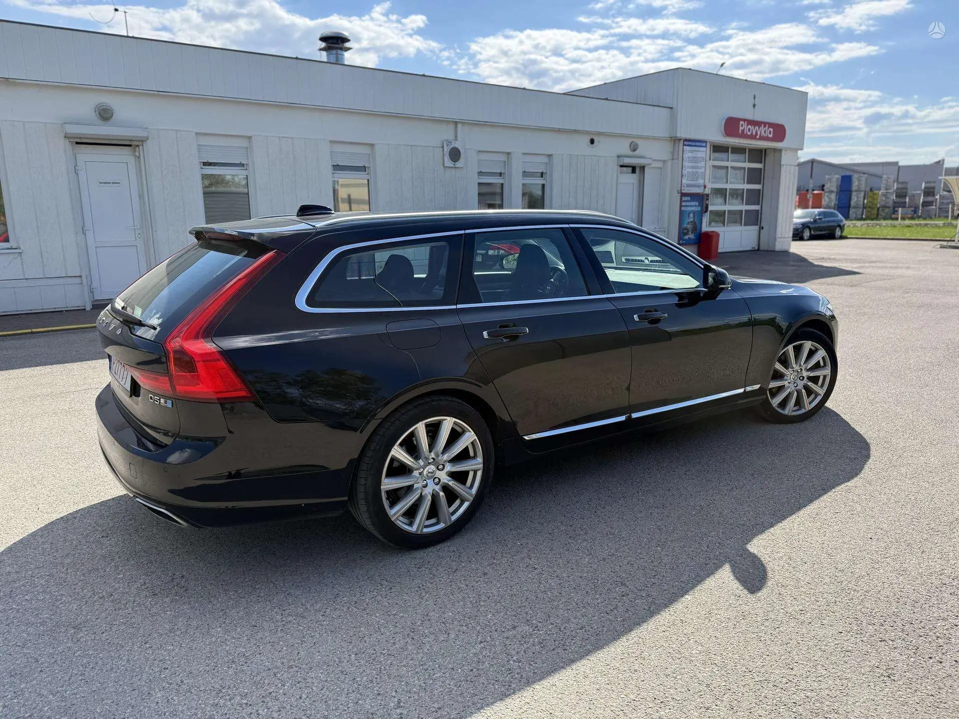 Volvo V90