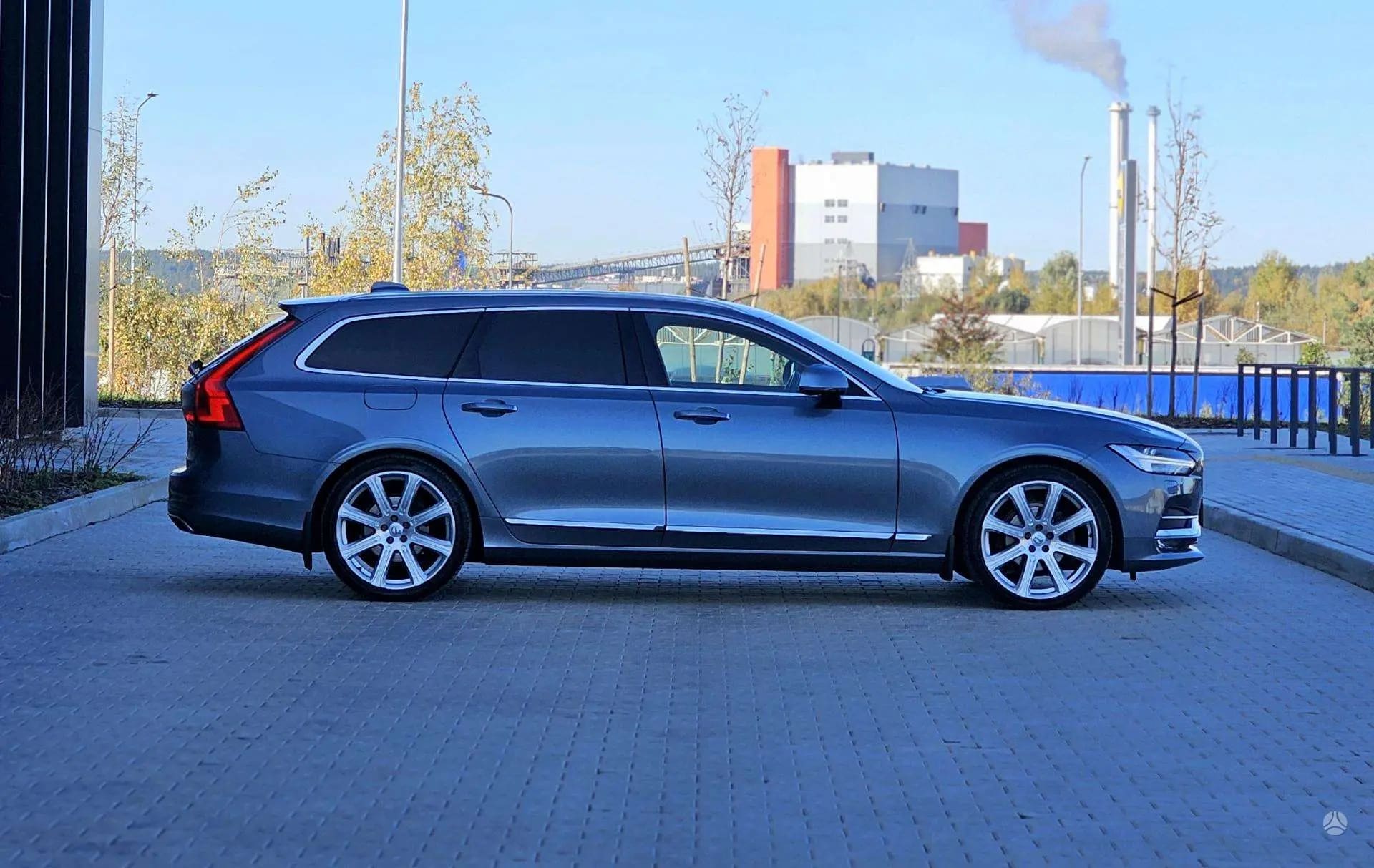 Volvo V90