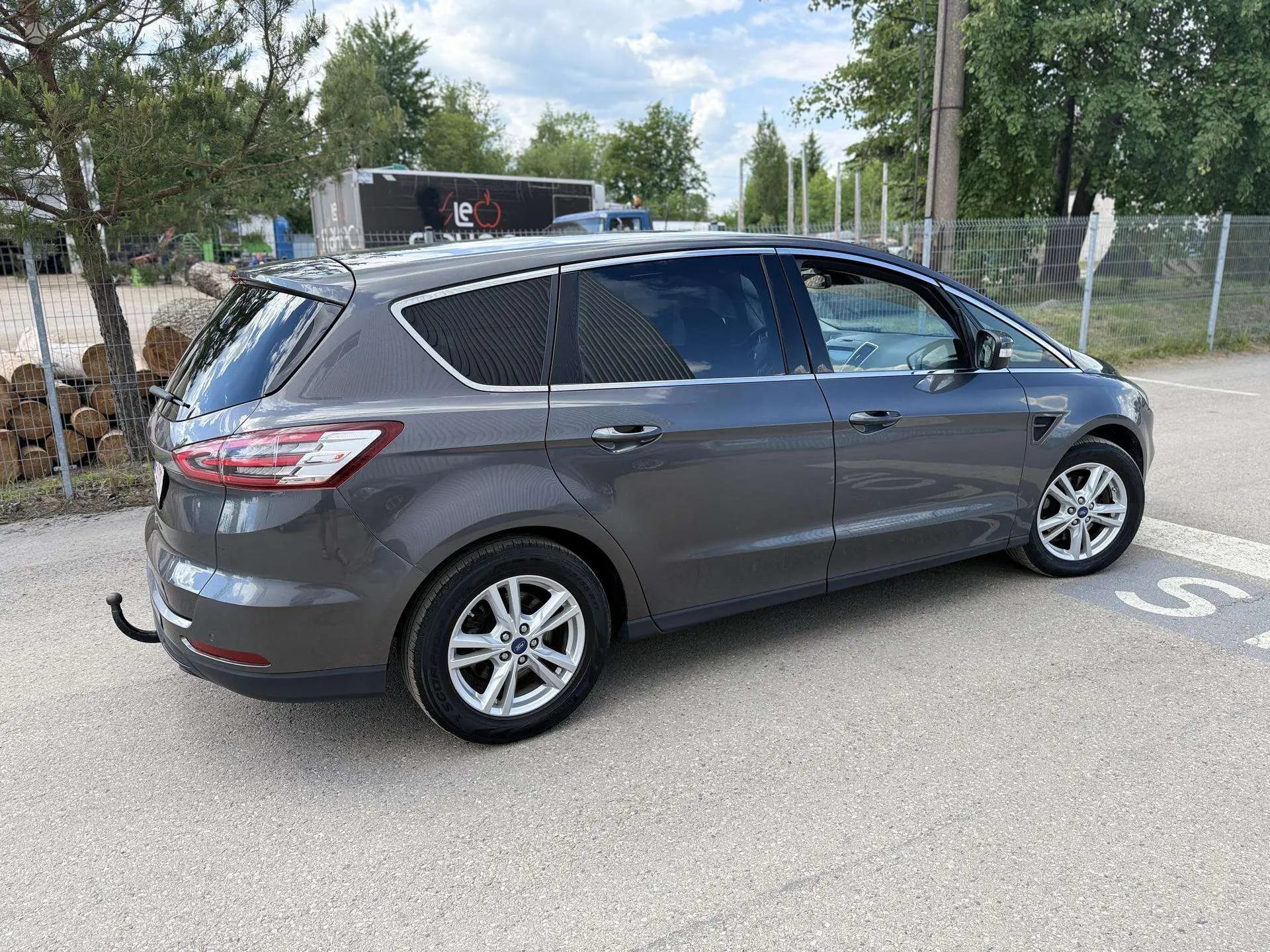 Ford S-Max