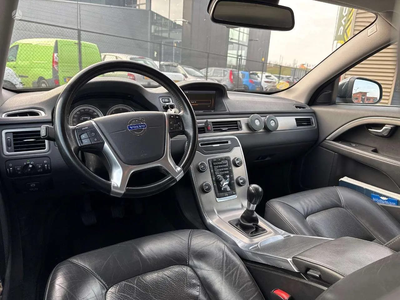 Volvo V70