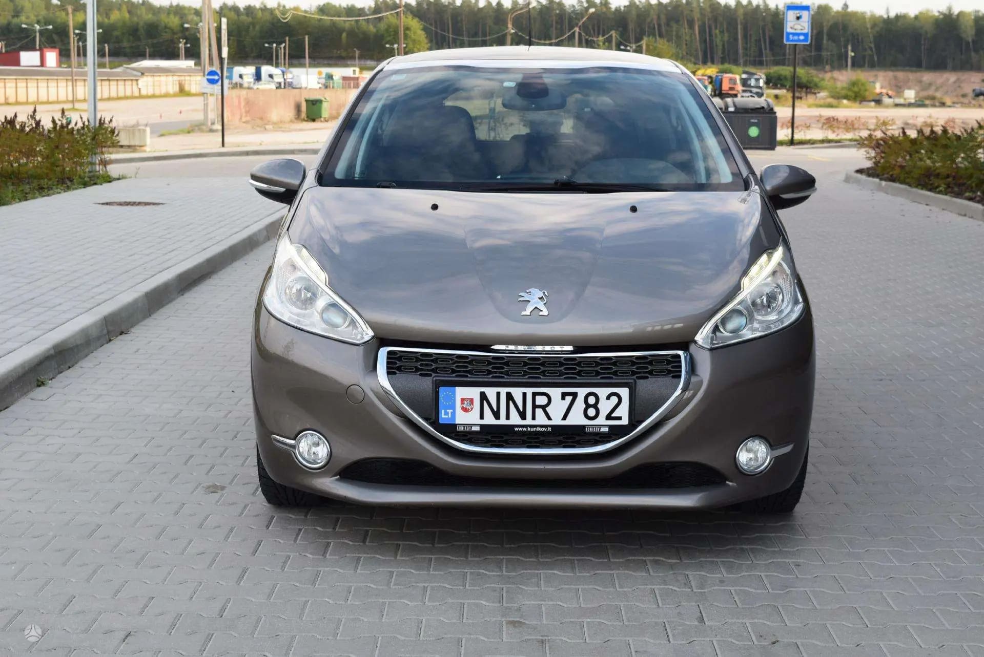 Peugeot 208