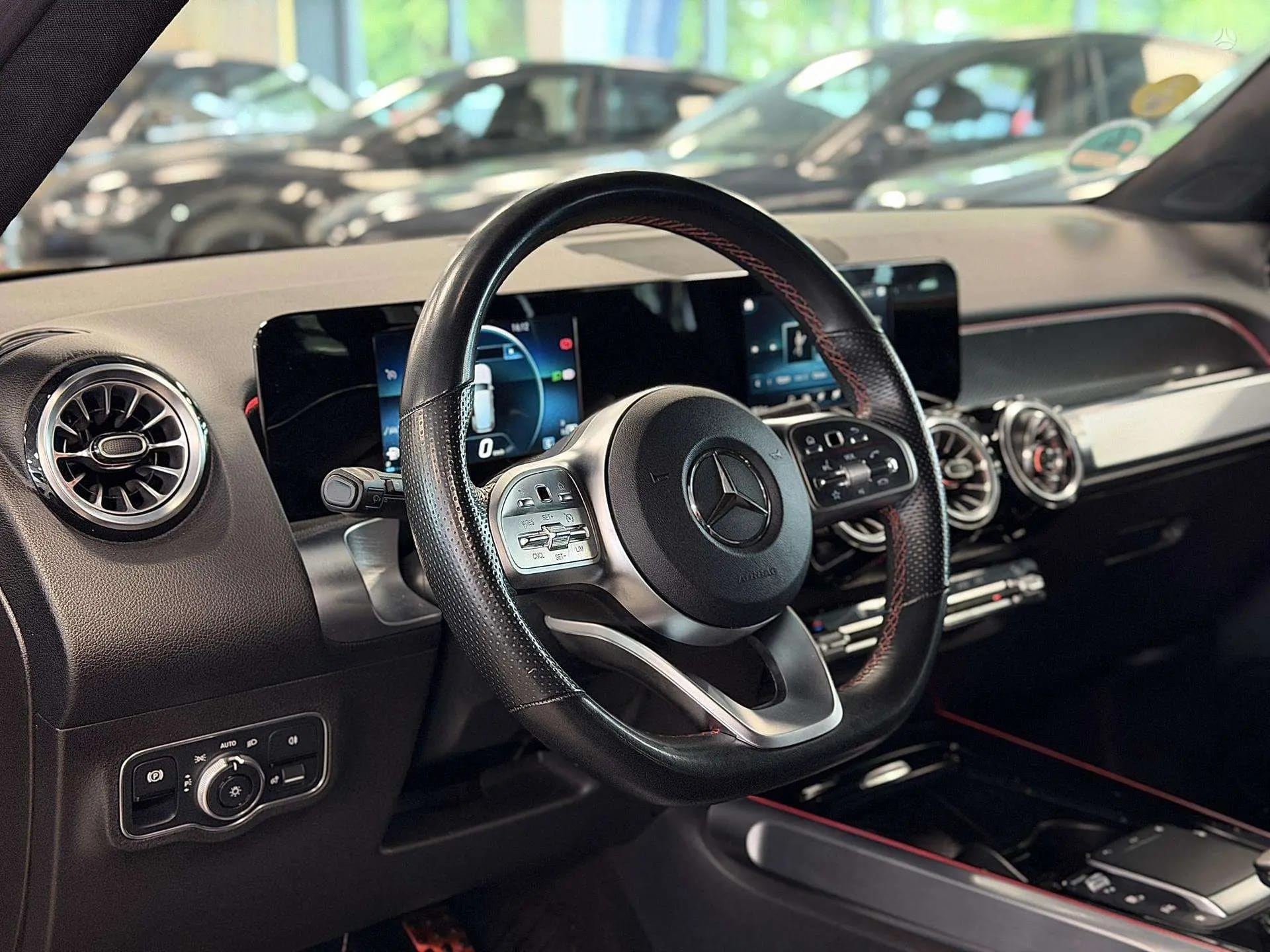 Mercedes-Benz GLB 200