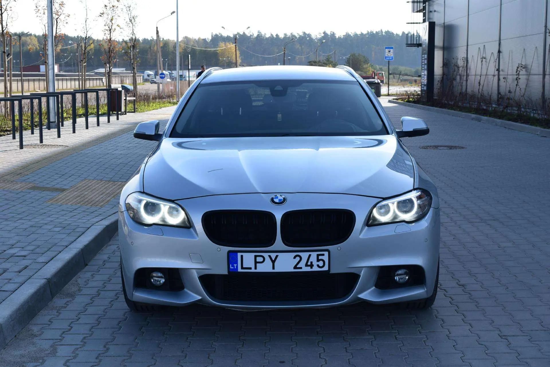 BMW 525