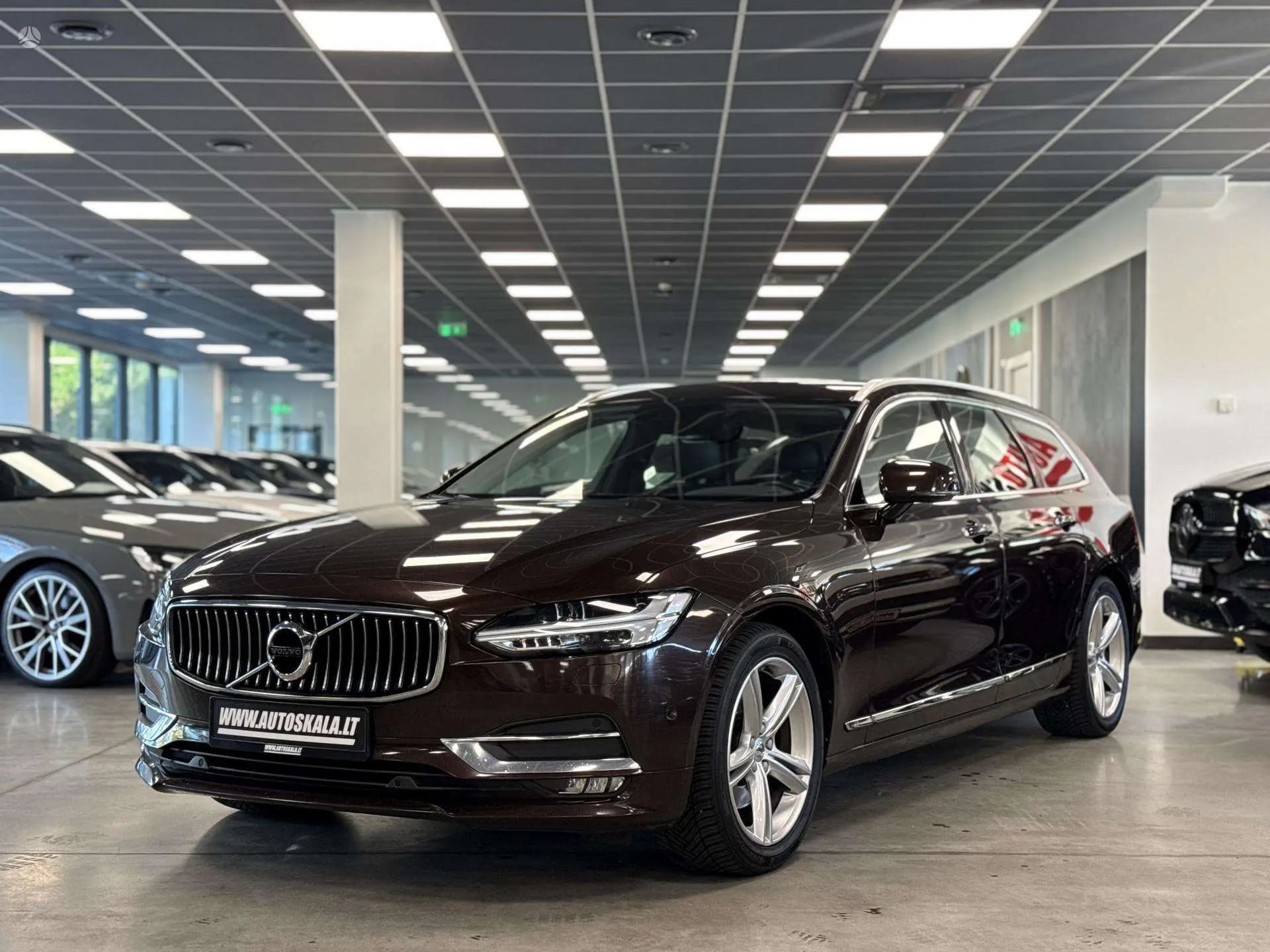 Volvo V90