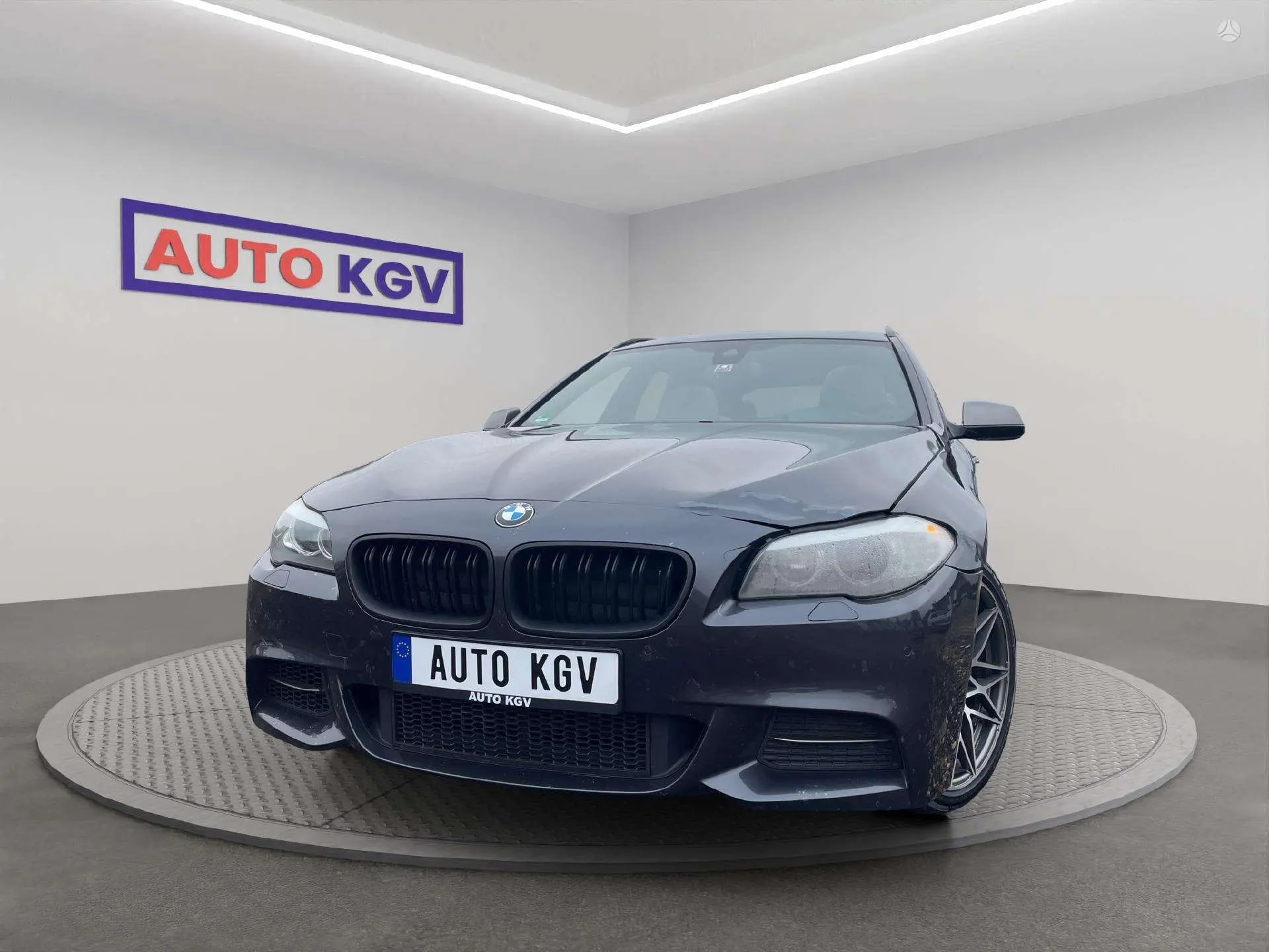 BMW M550