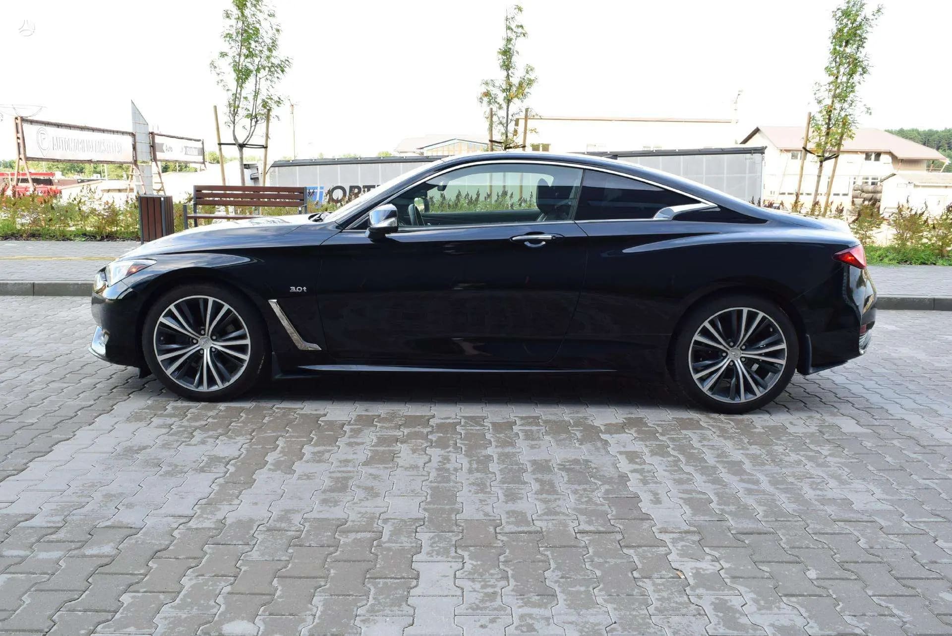 Infiniti Q60