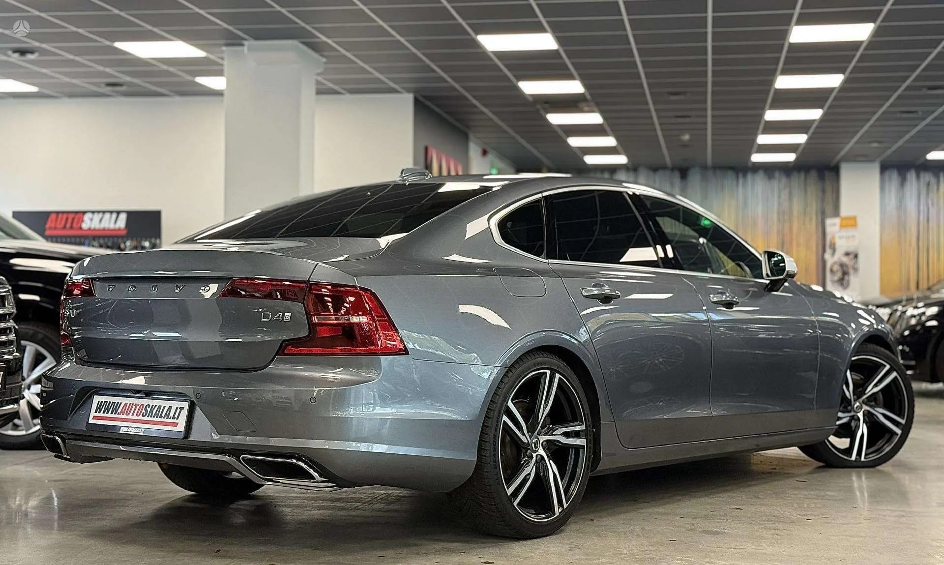 Volvo S90