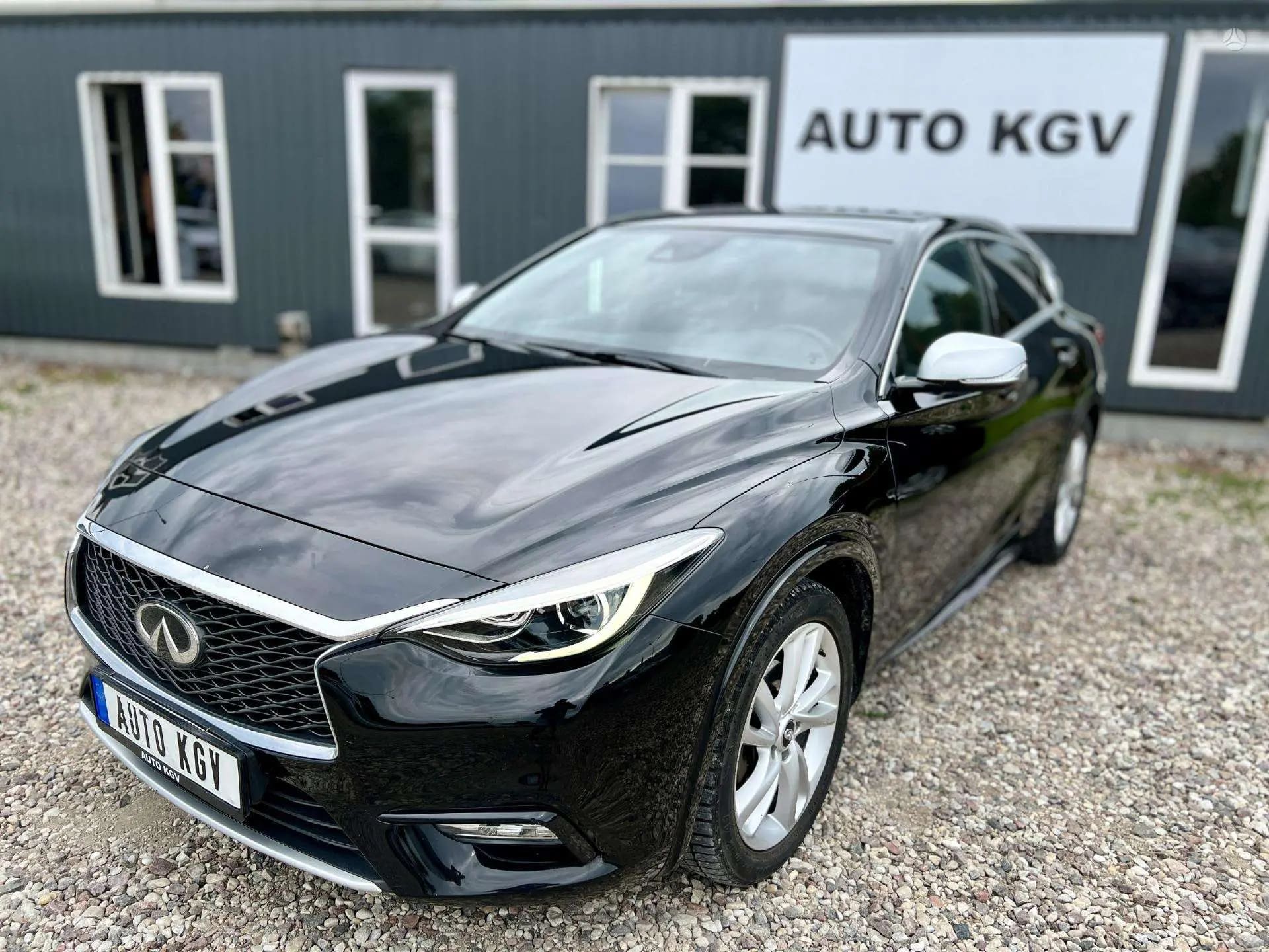 Infiniti Q30