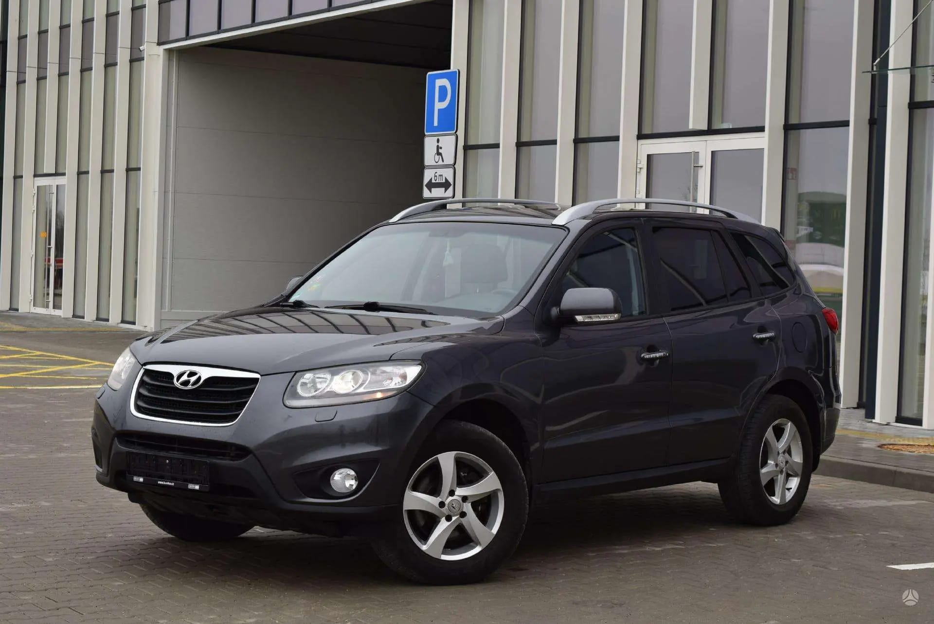 Hyundai SANTA FE