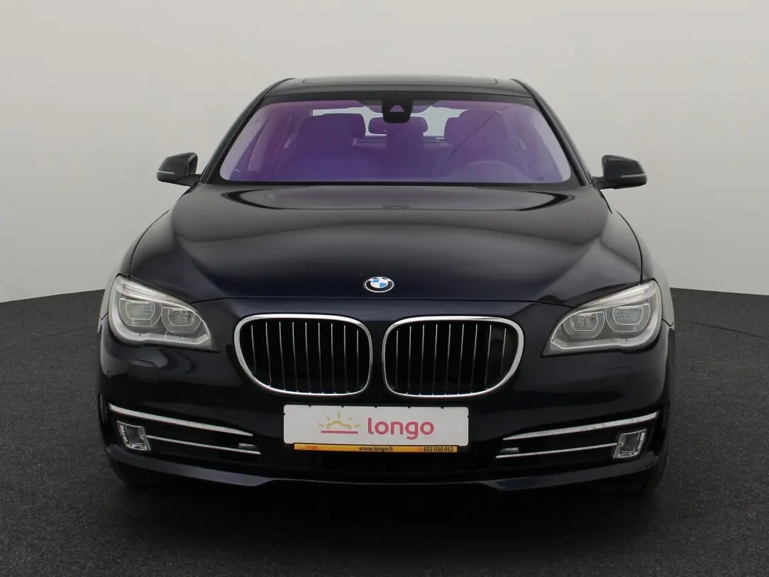 BMW 730