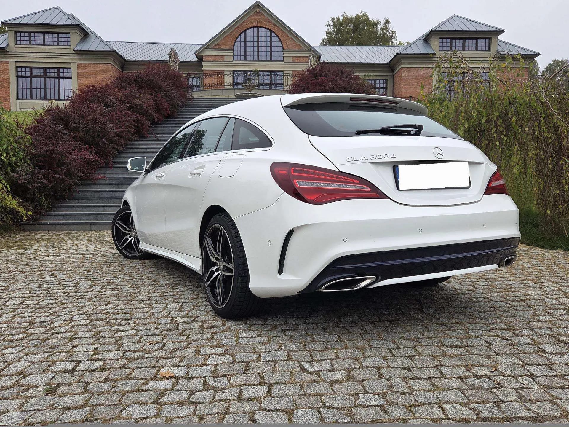 Mercedes-Benz CLA 200