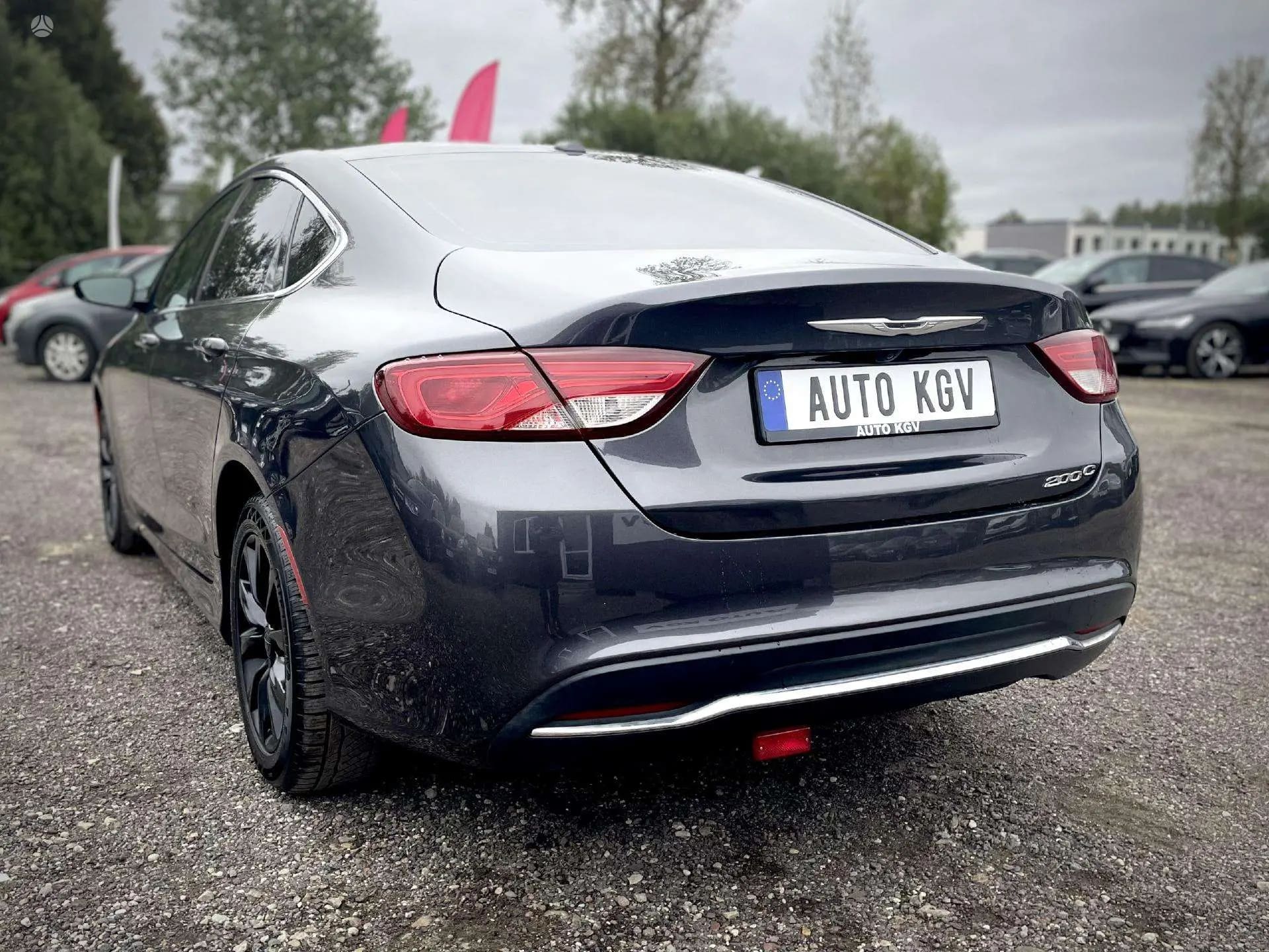 Chrysler 200