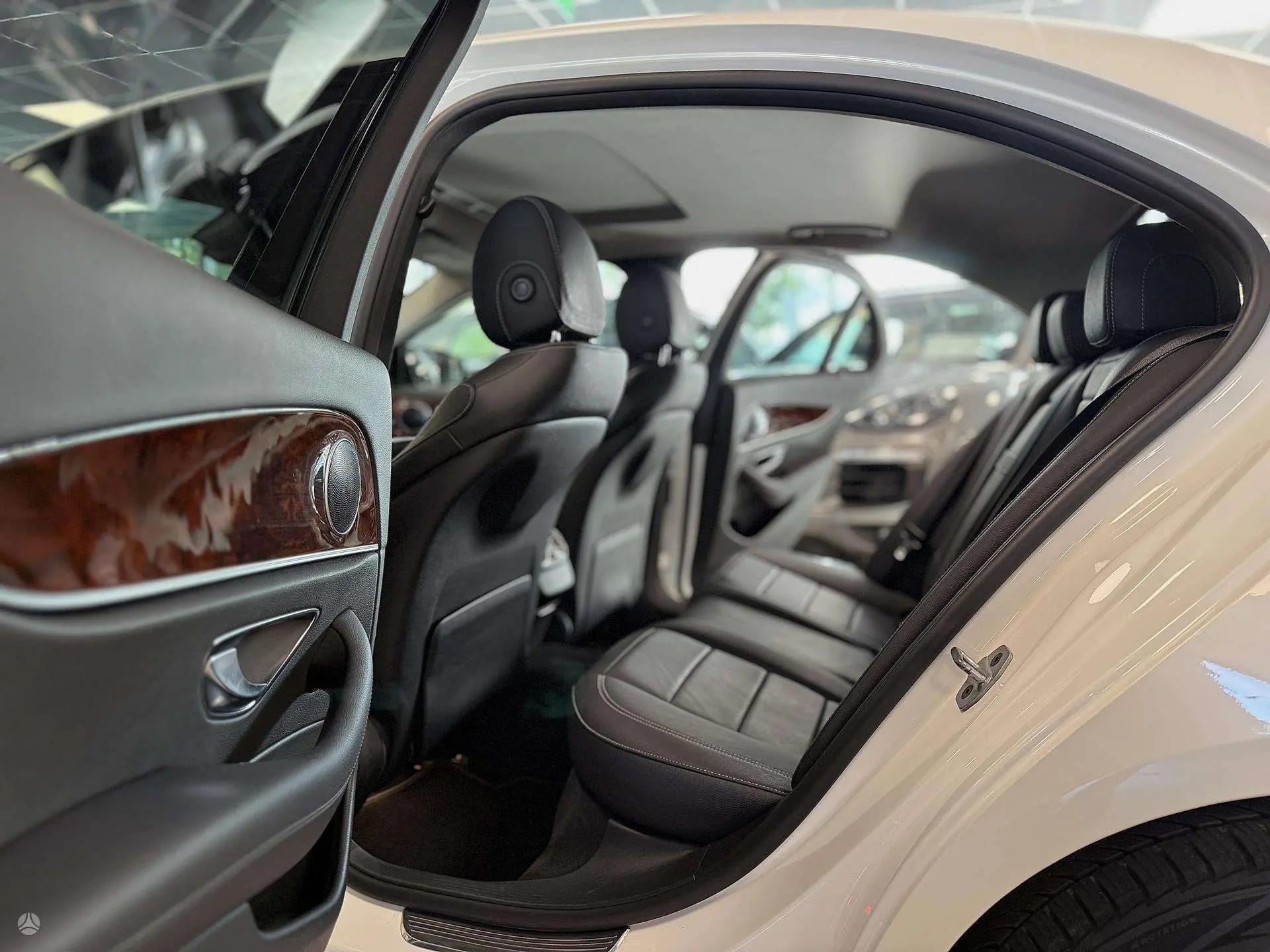 Mercedes-Benz E 400