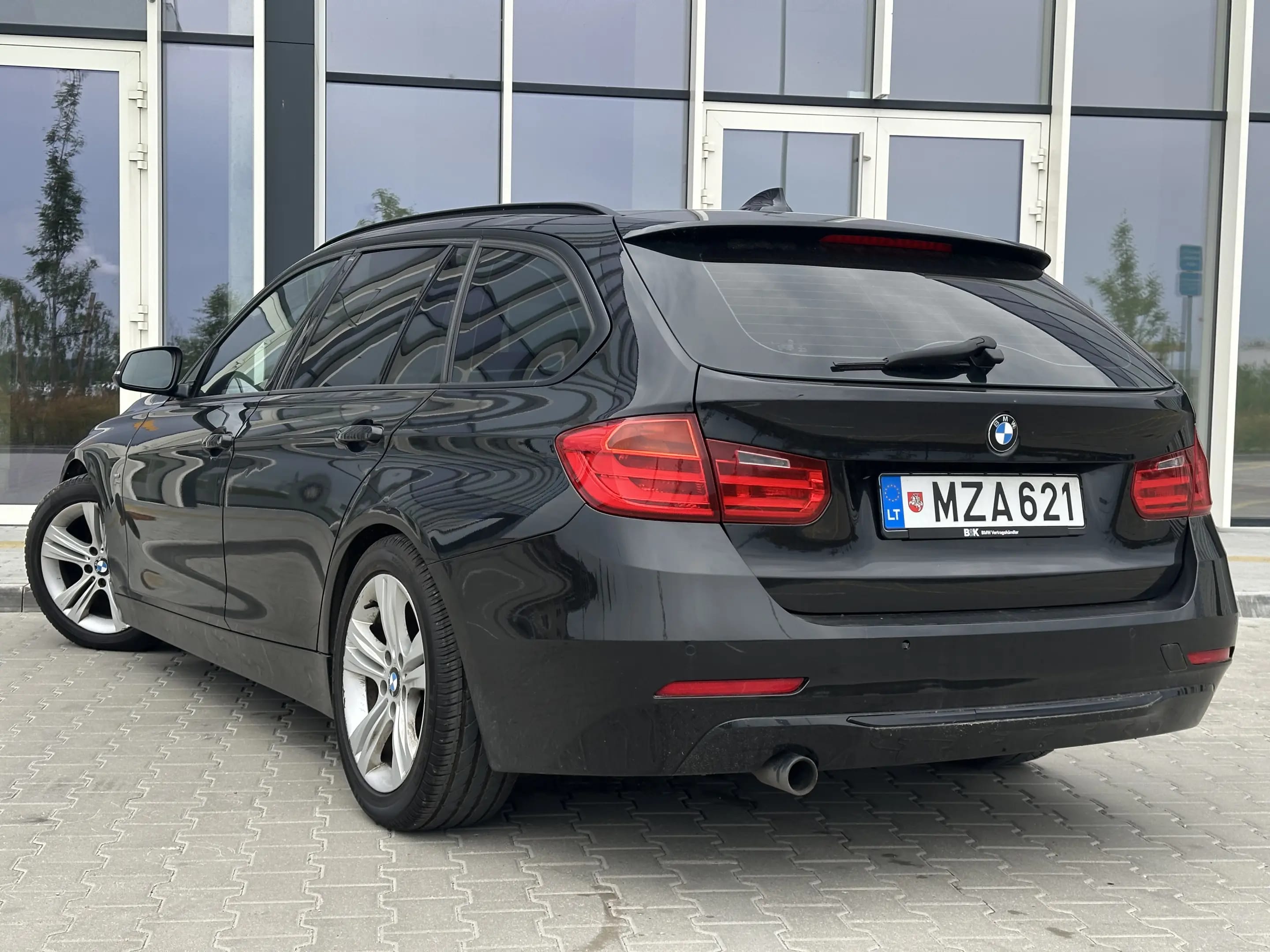 BMW 320