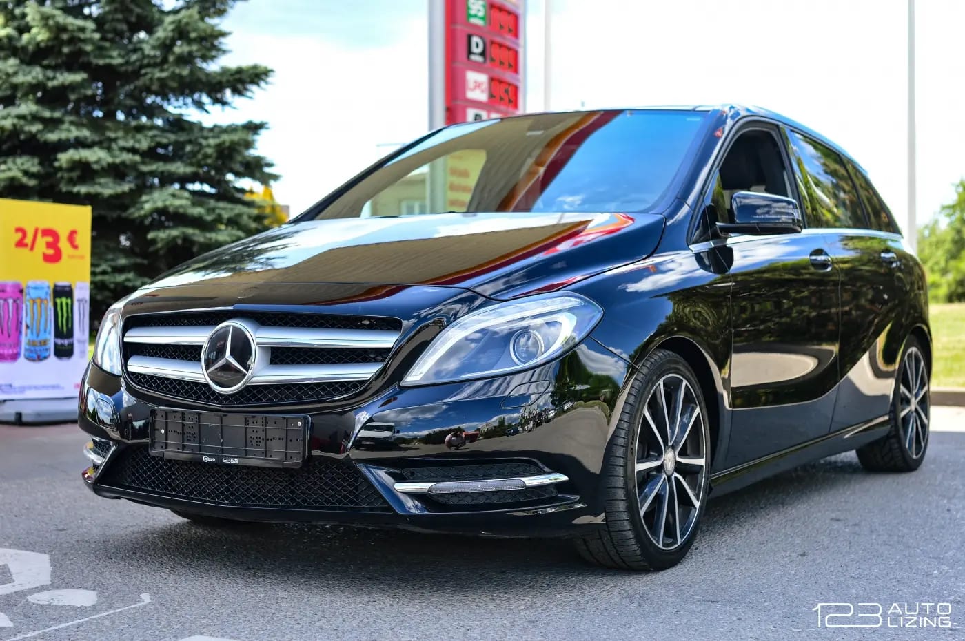 Mercedes-Benz B 180