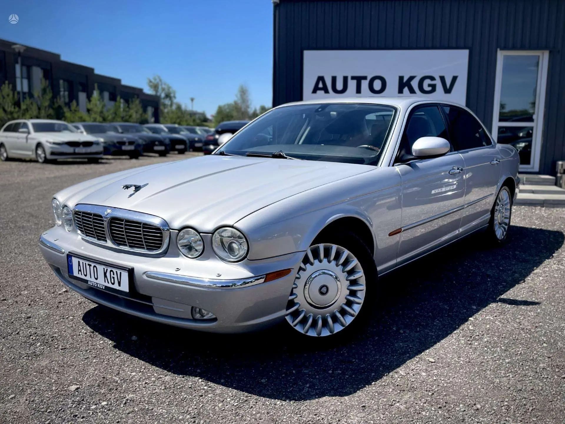 Jaguar XJ