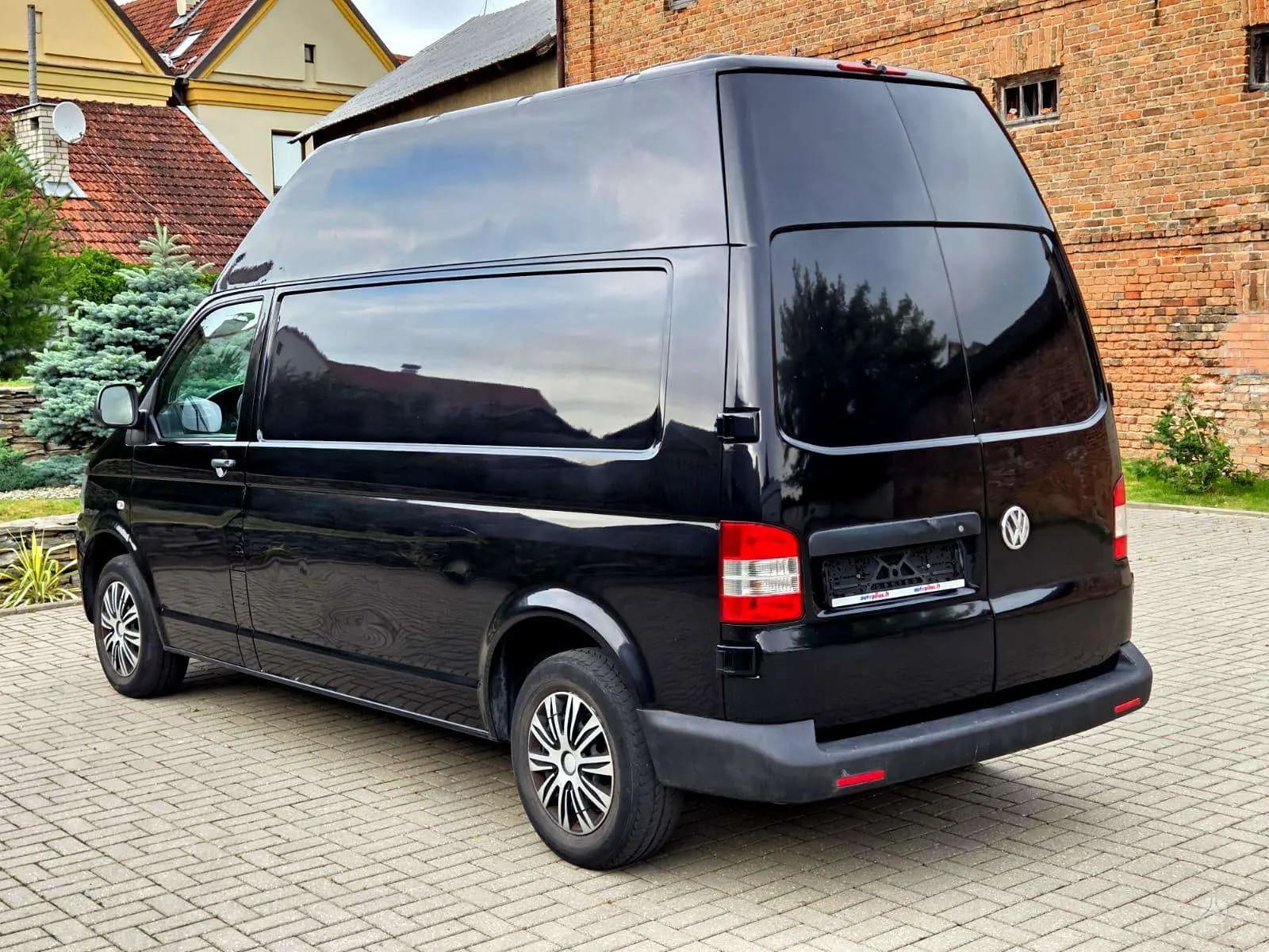 Volkswagen Shuttle