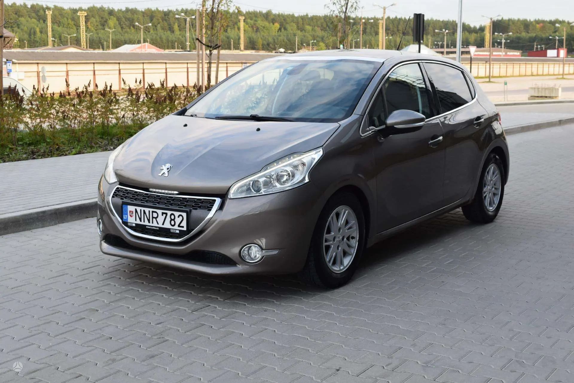 Peugeot 208