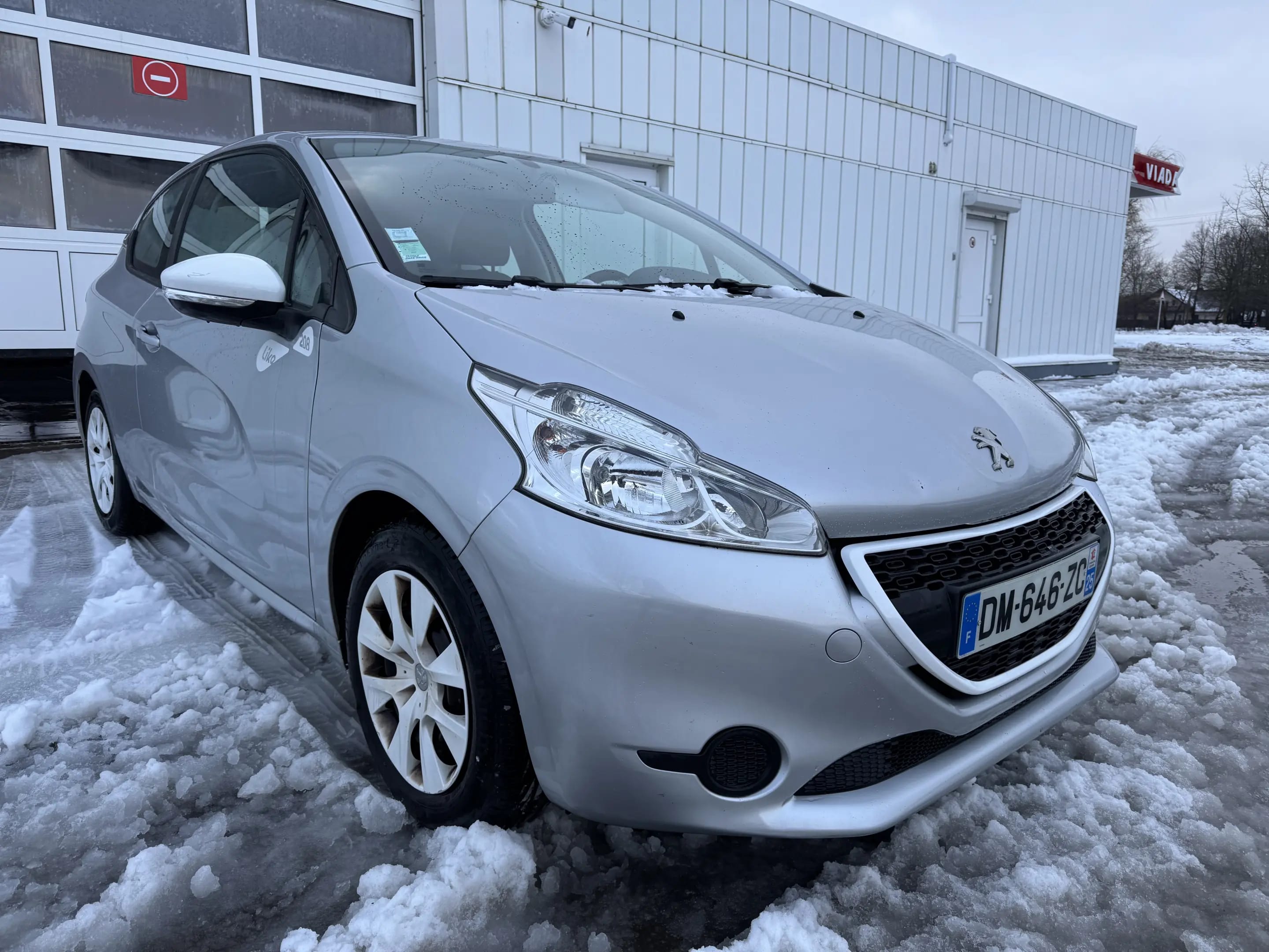 Peugeot 208