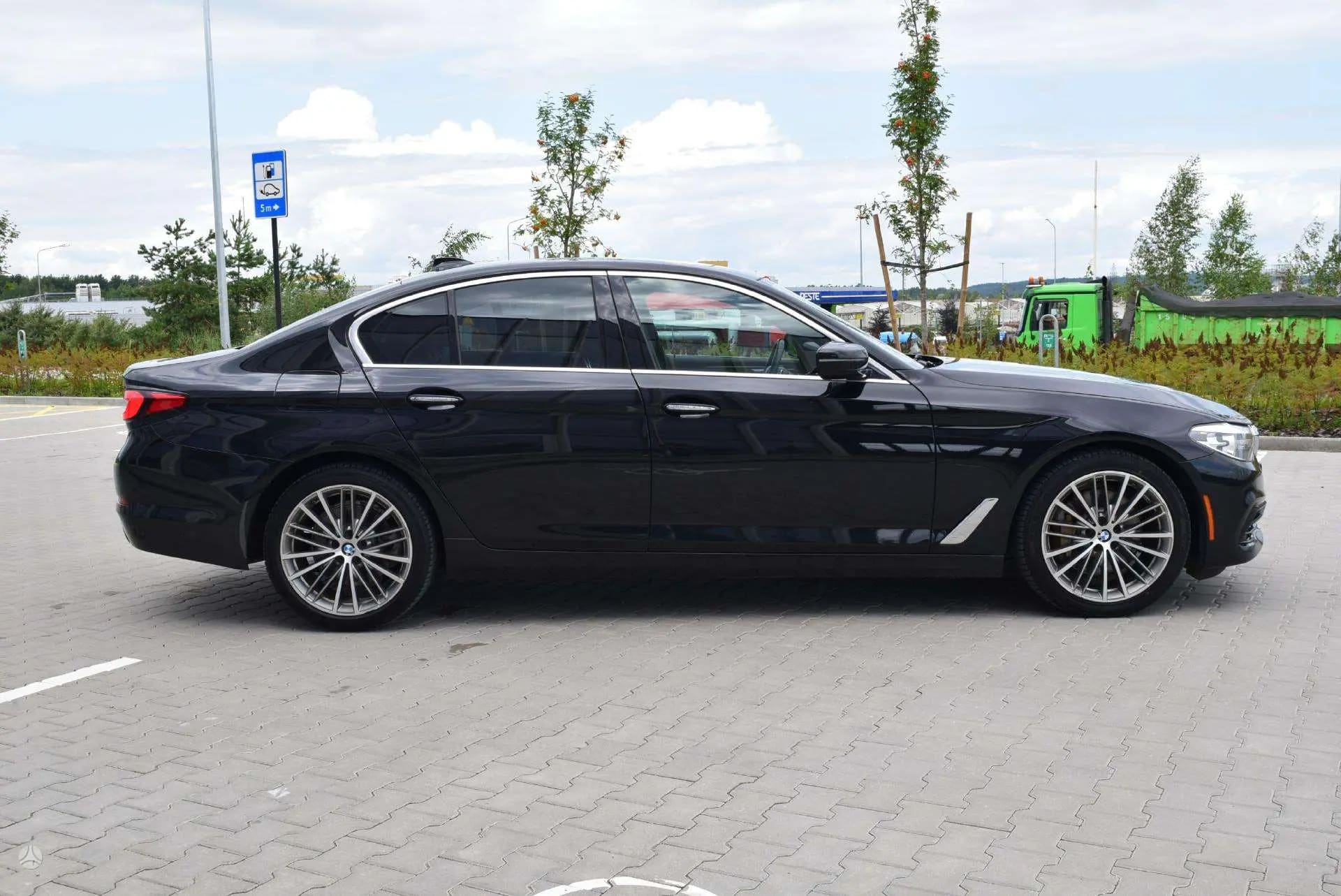 BMW 530