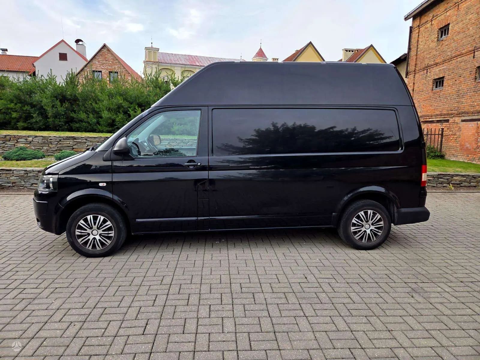 Volkswagen Shuttle