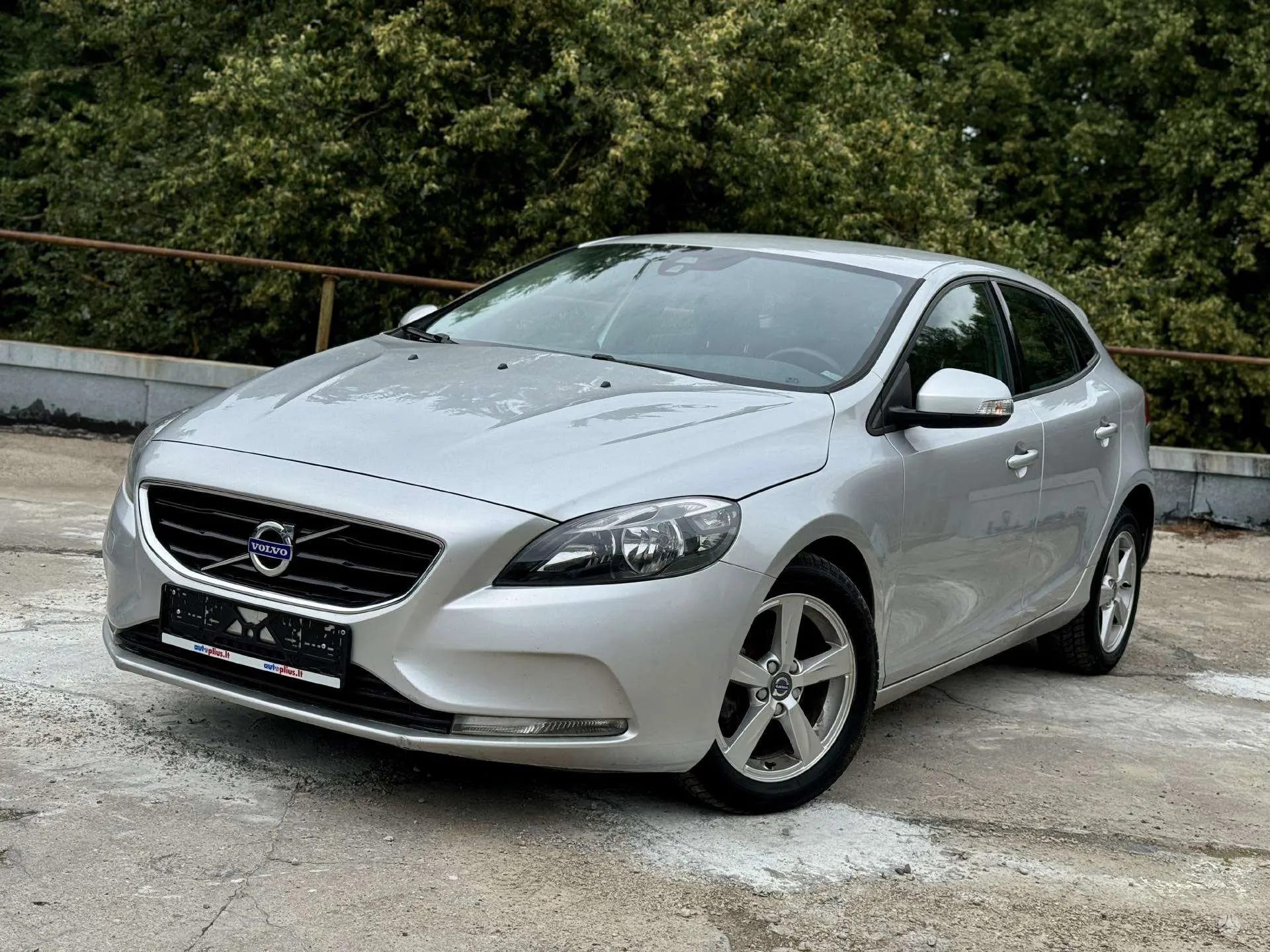 Volvo V40