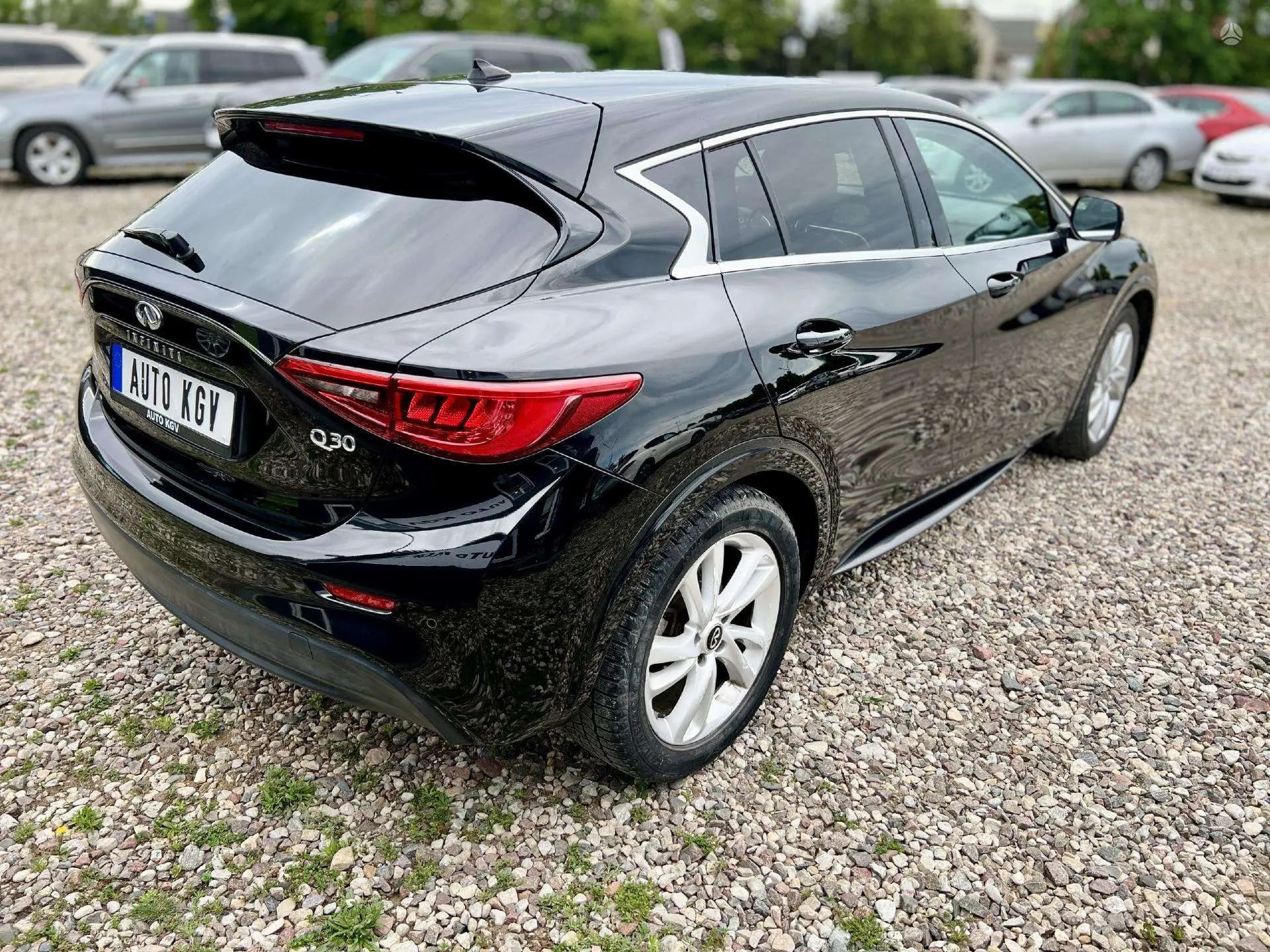 Infiniti Q30