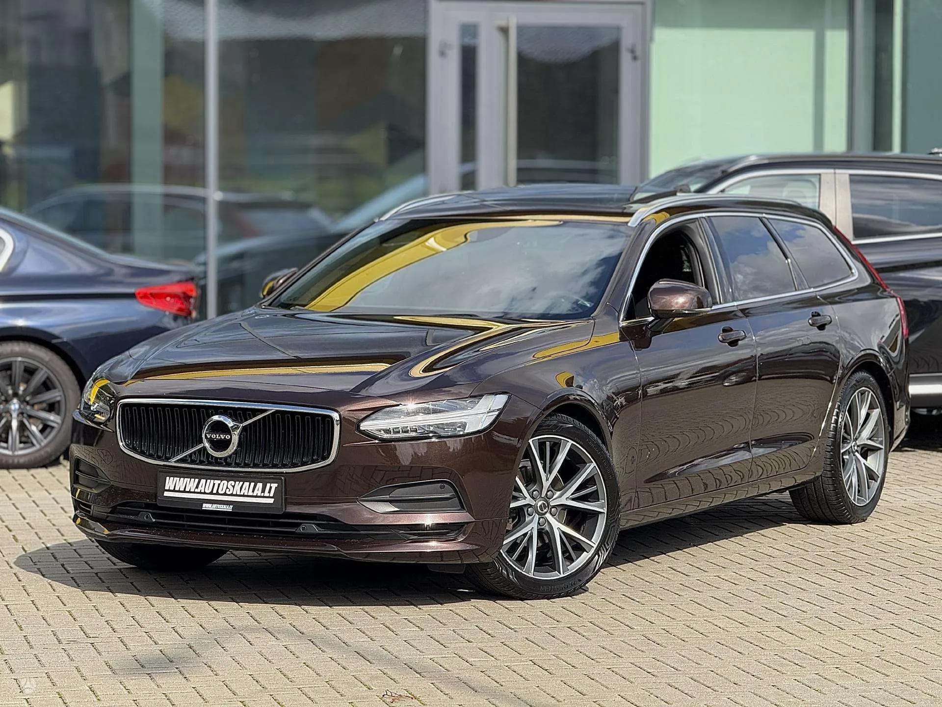 Volvo V90