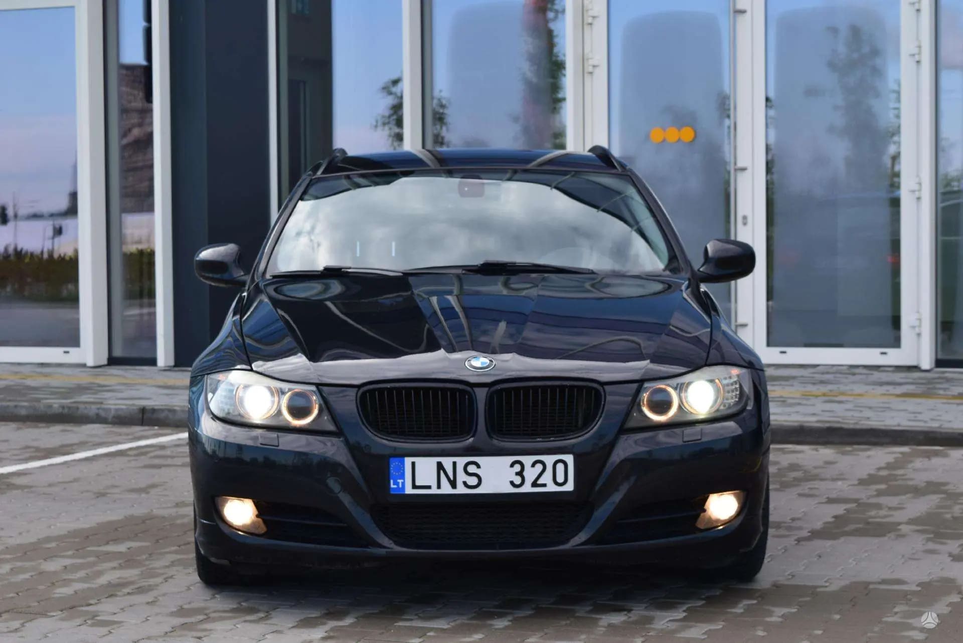 BMW 320