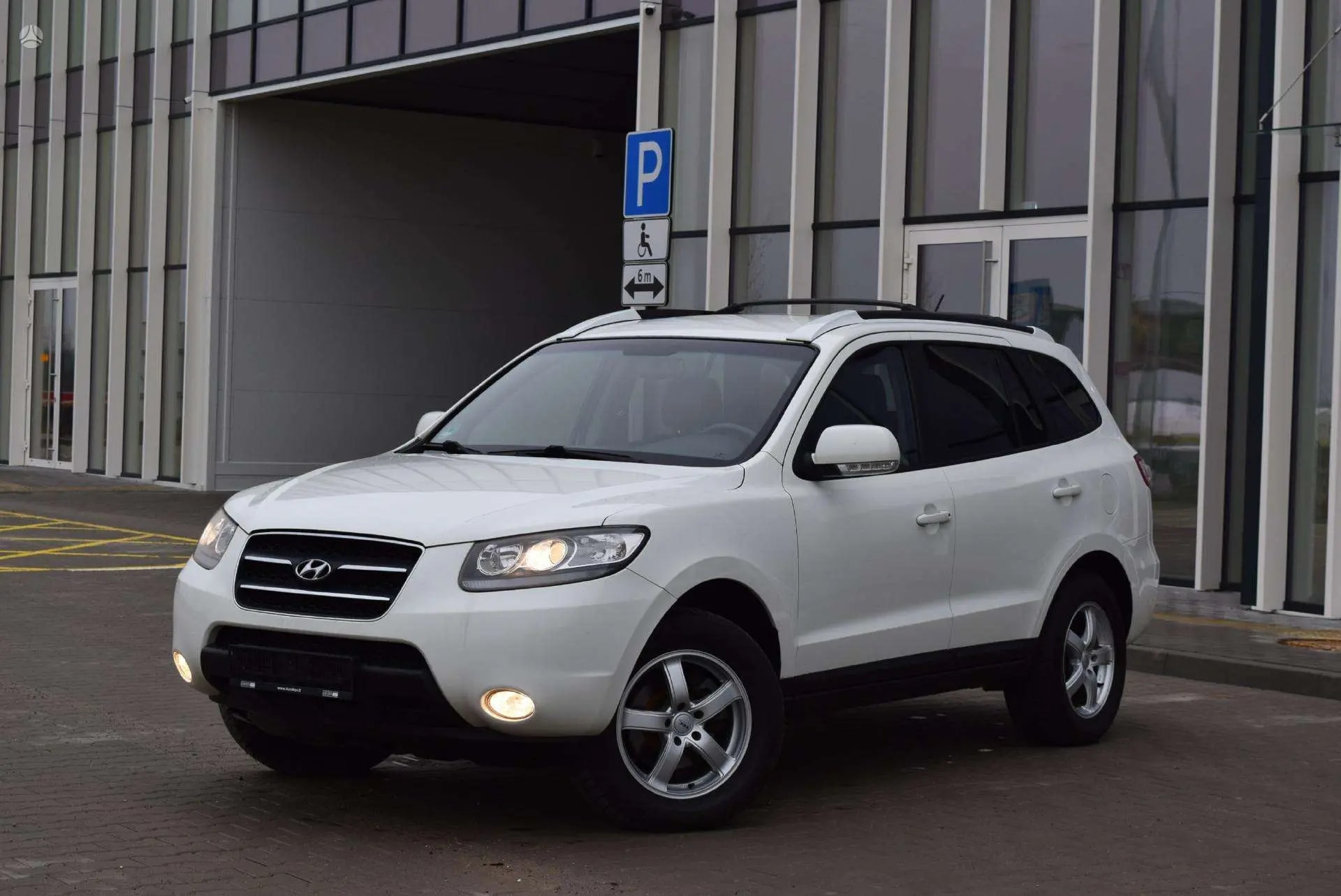 Hyundai SANTA FE