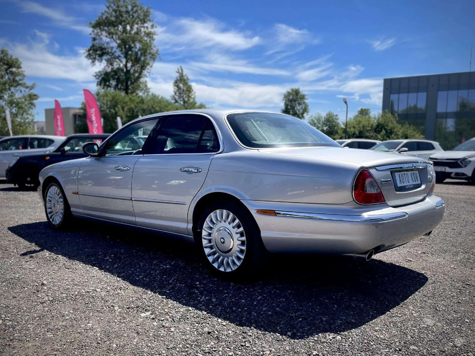 Jaguar XJ