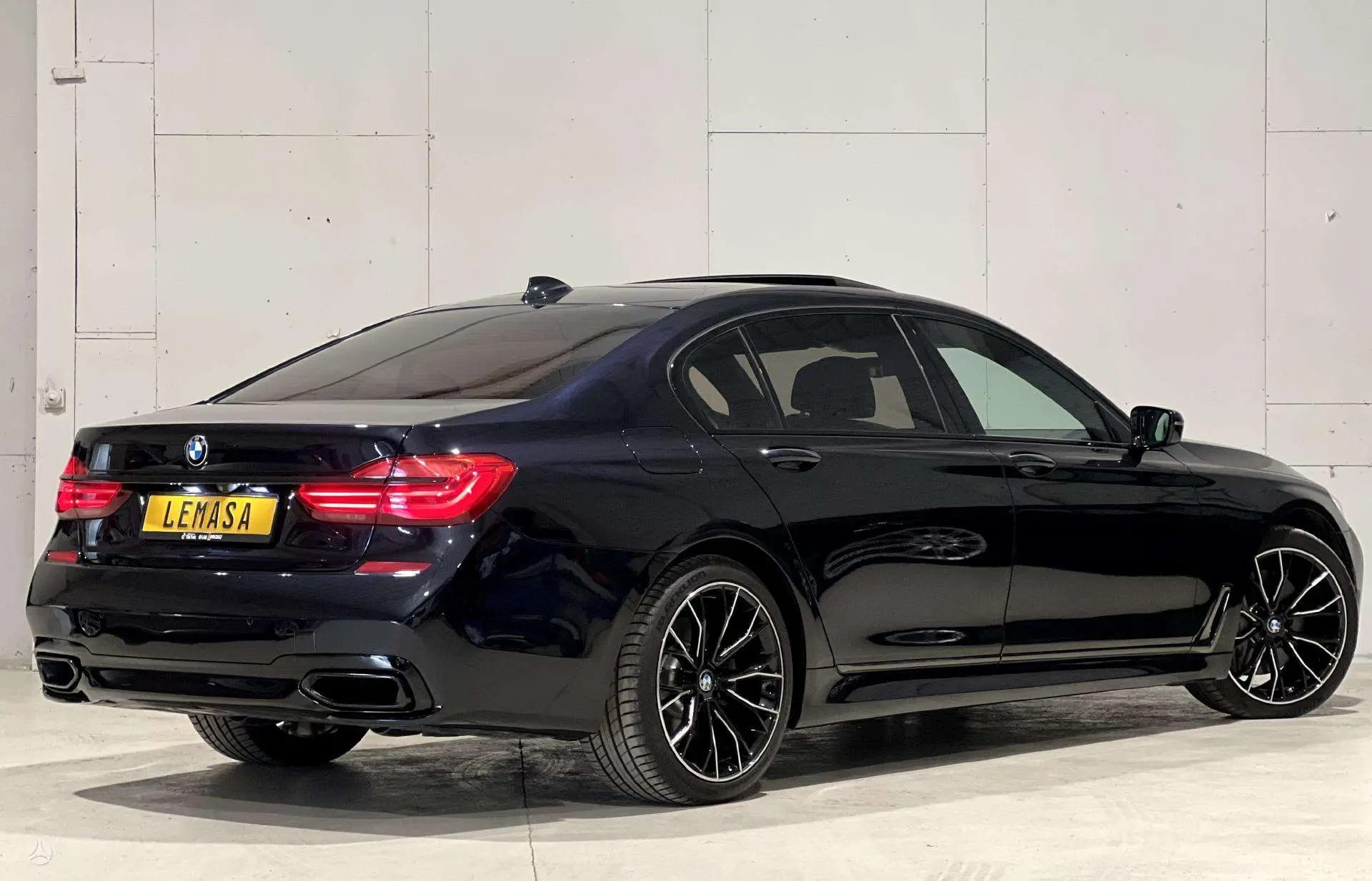 BMW 750