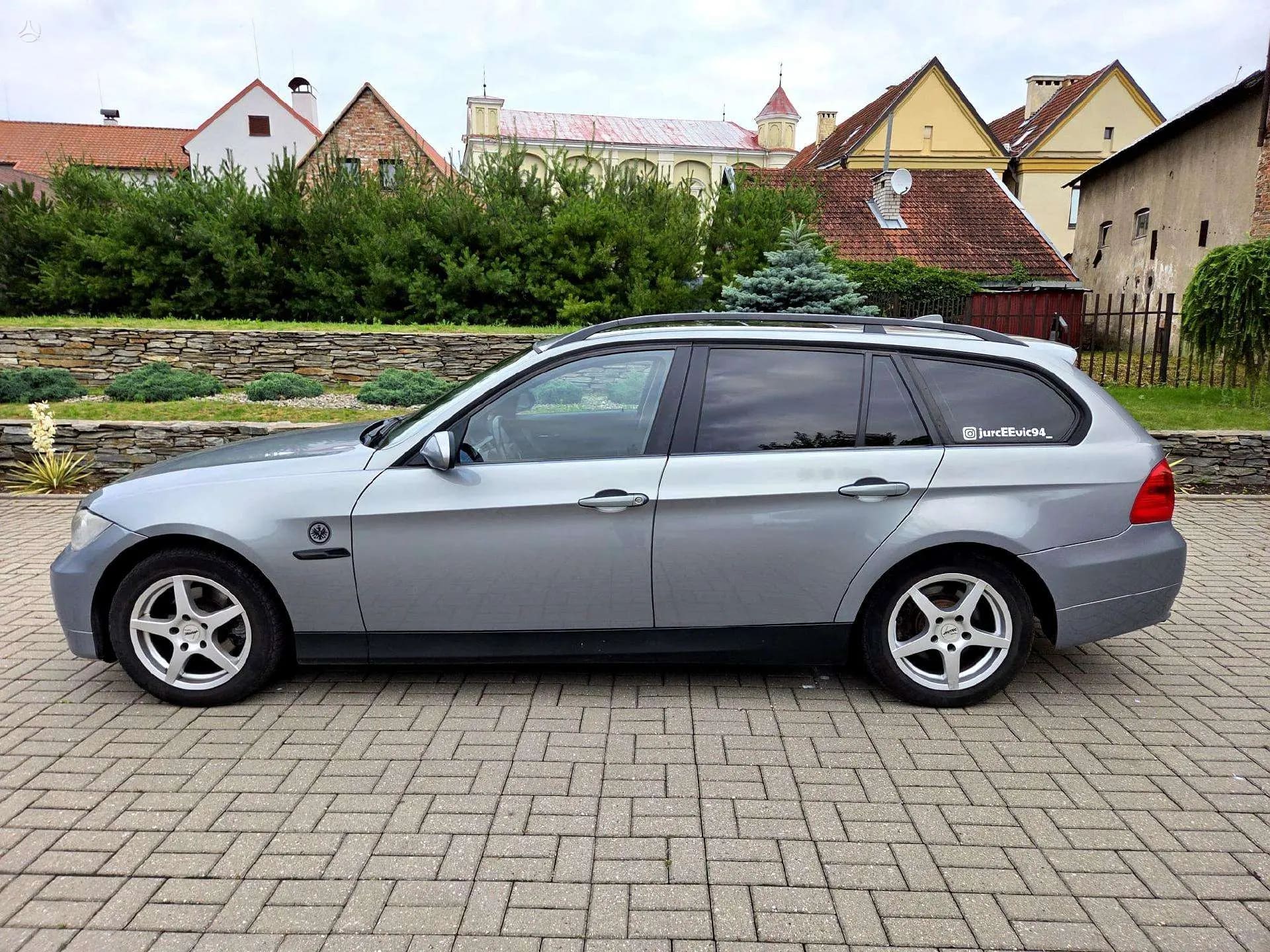 BMW 320