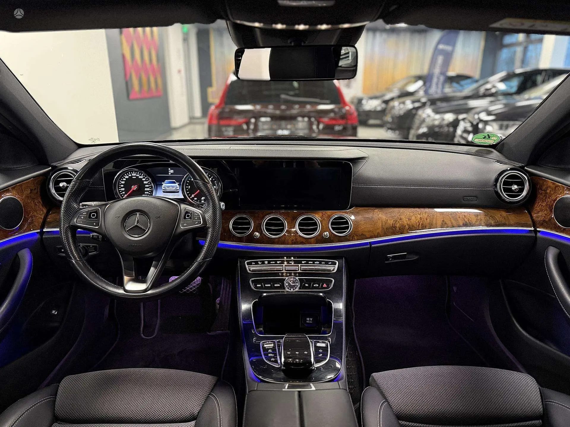 Mercedes-Benz E 220