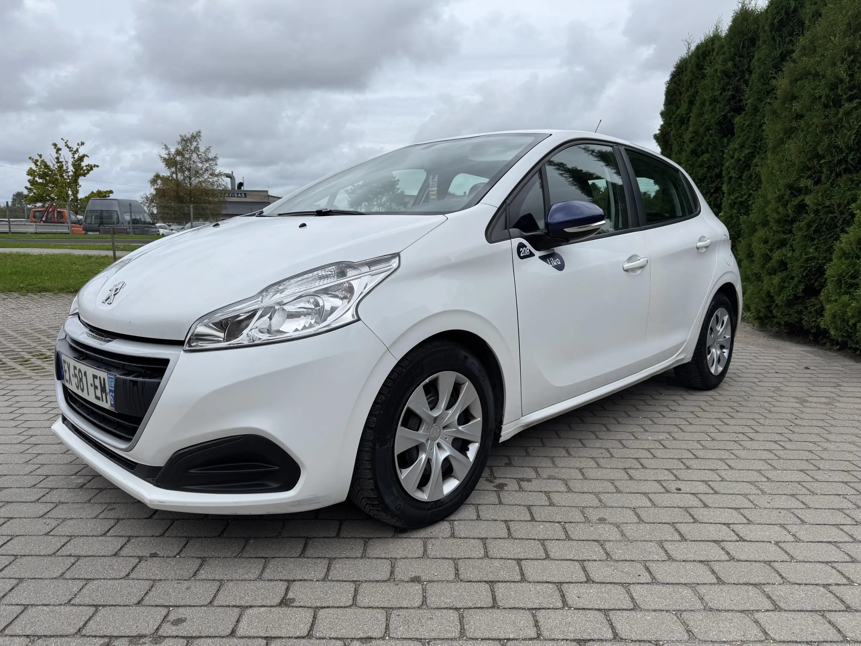 Peugeot 208