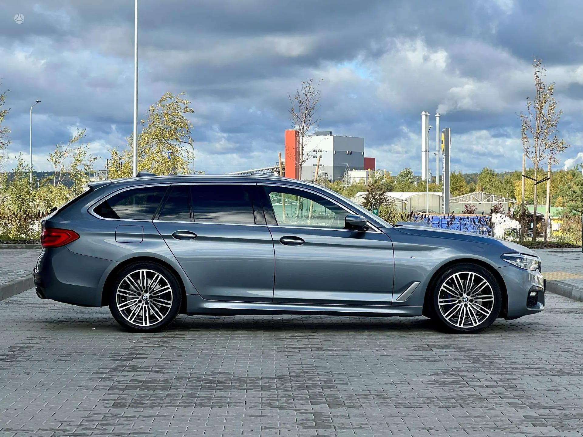BMW 530