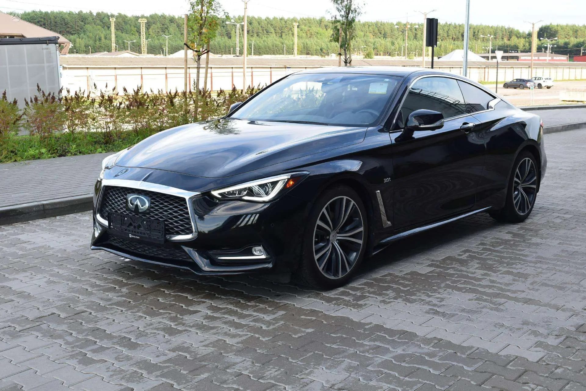 Infiniti Q60