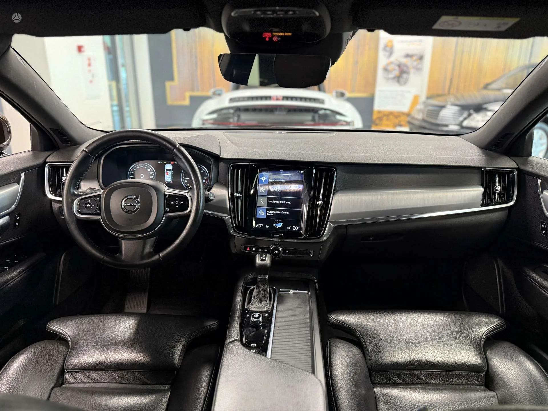 Volvo V90