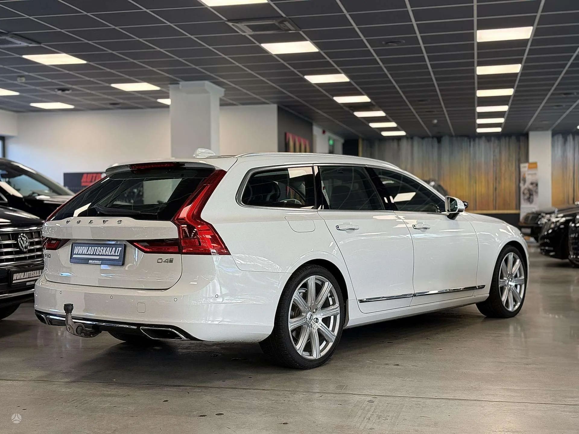 Volvo V90