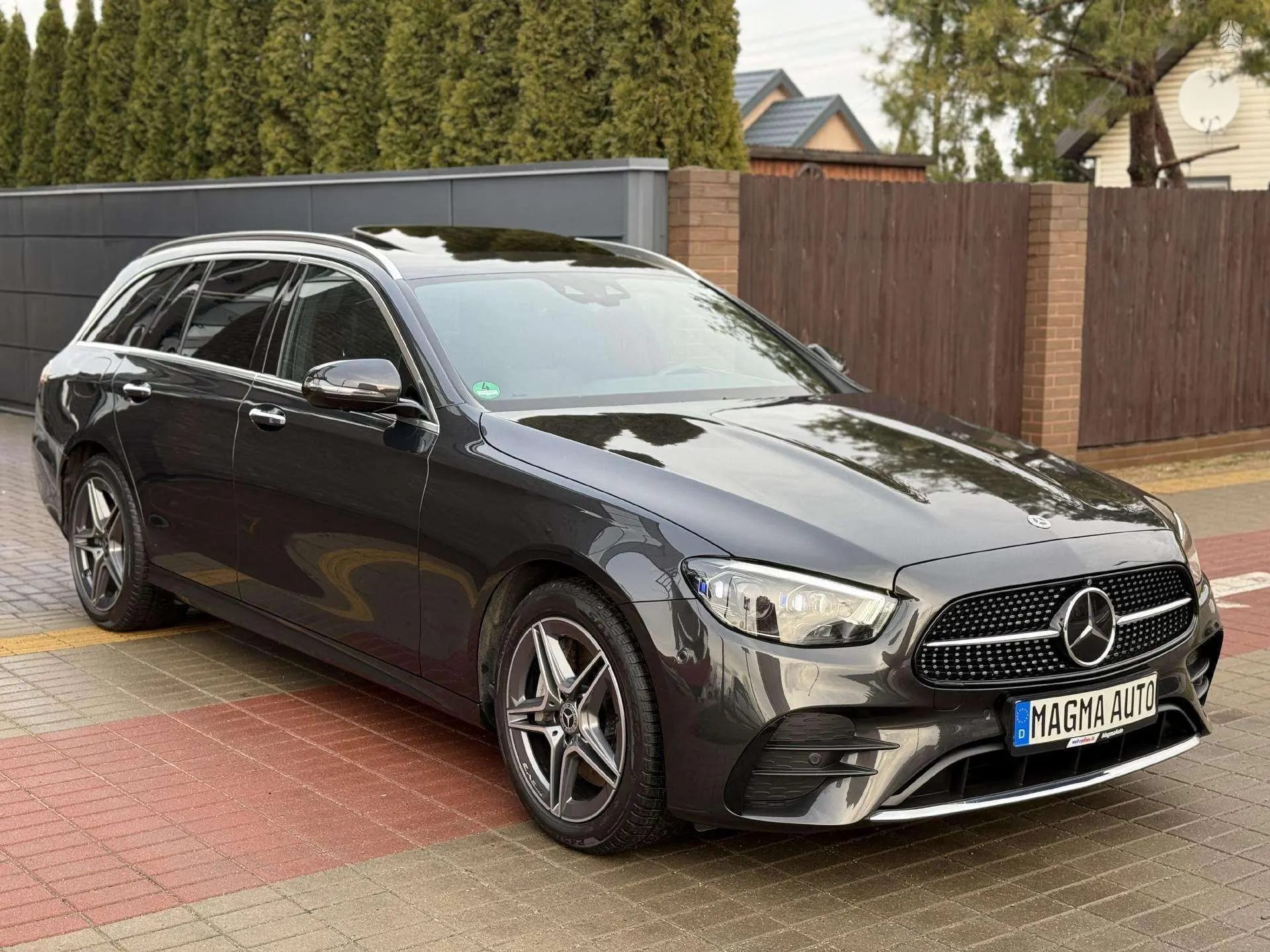 Mercedes-Benz E 300