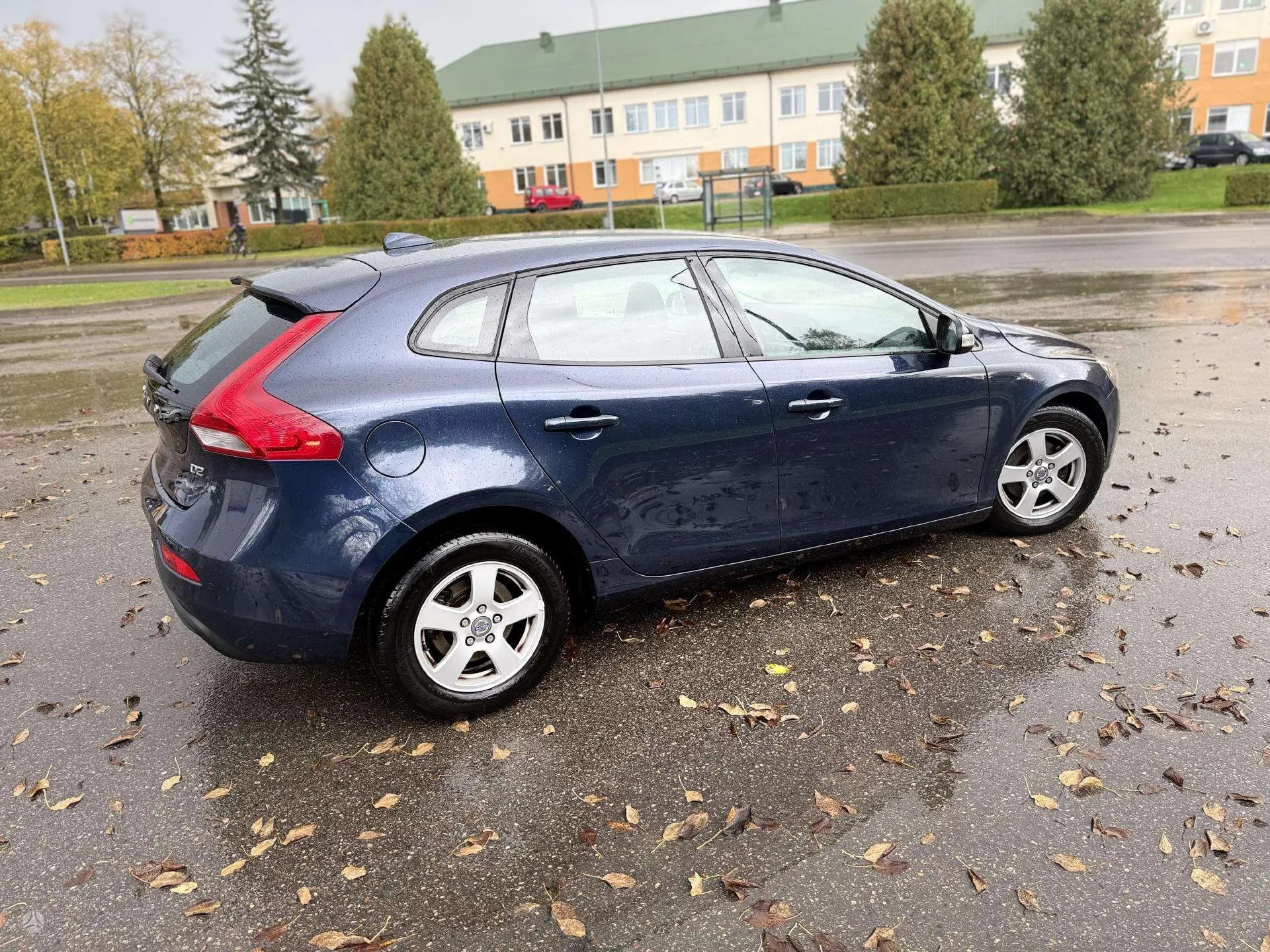 Volvo V40