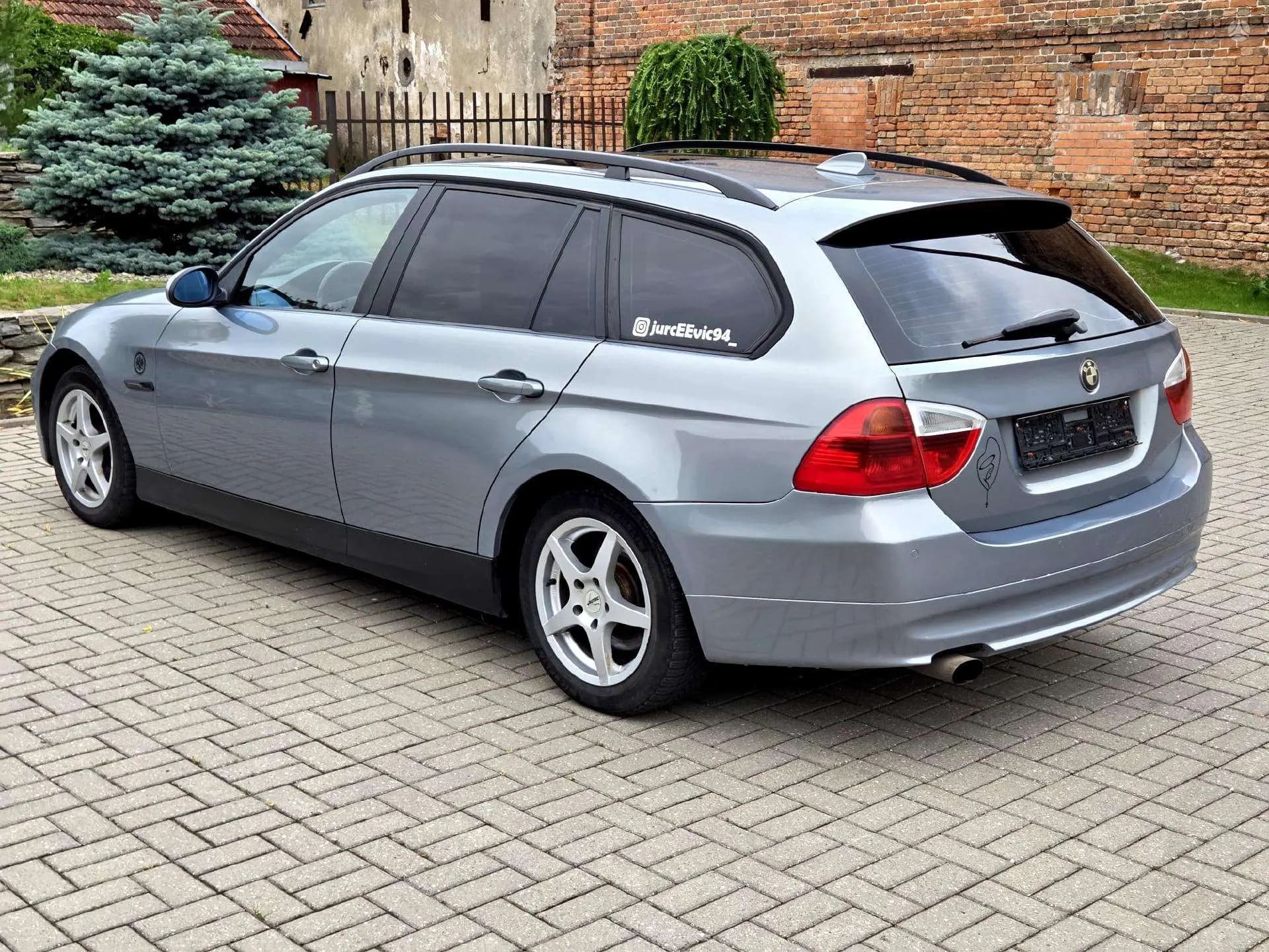 BMW 320
