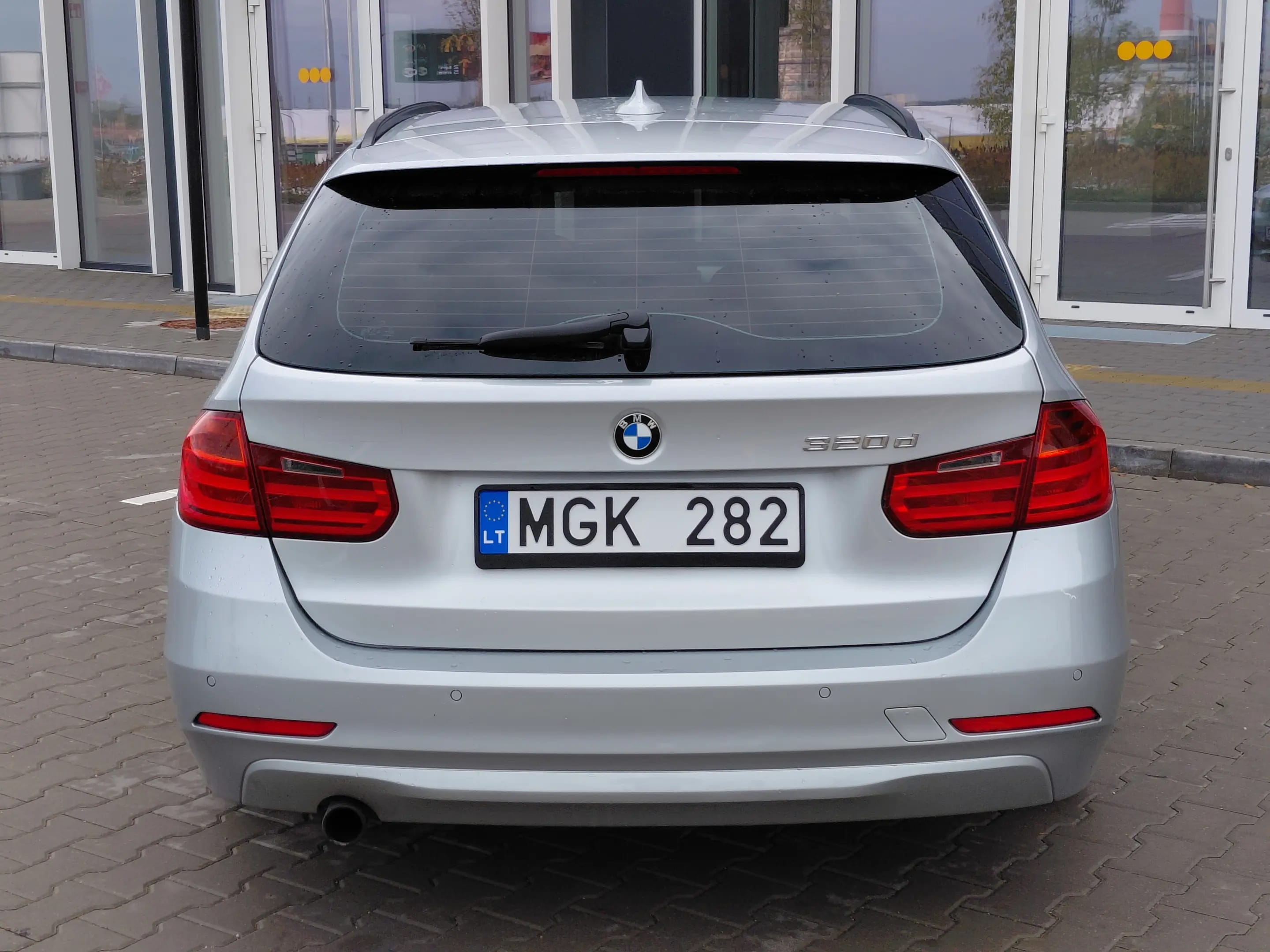 BMW 320
