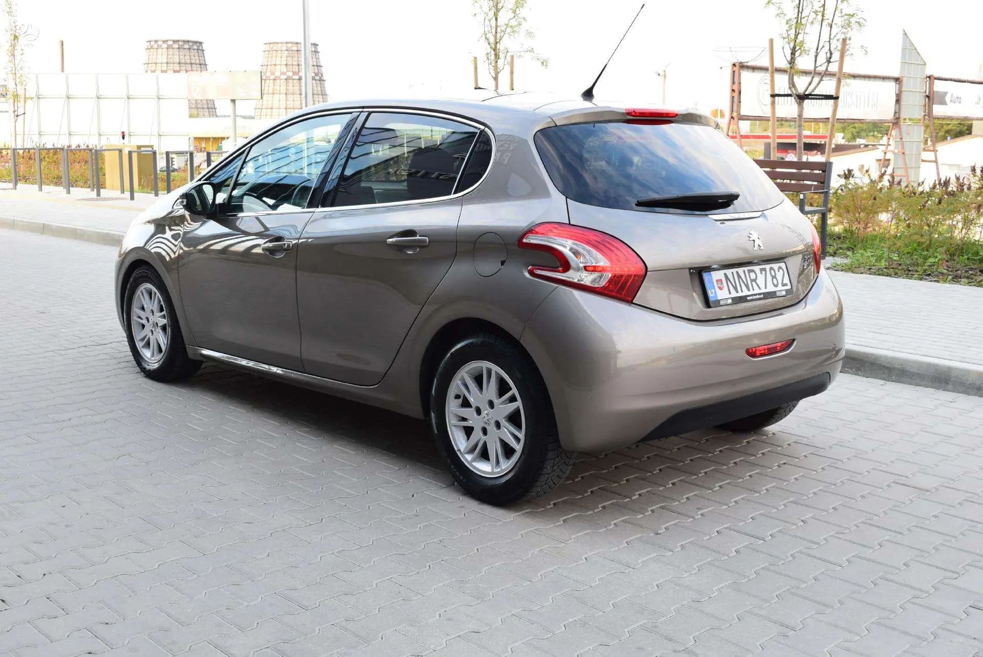 Peugeot 208