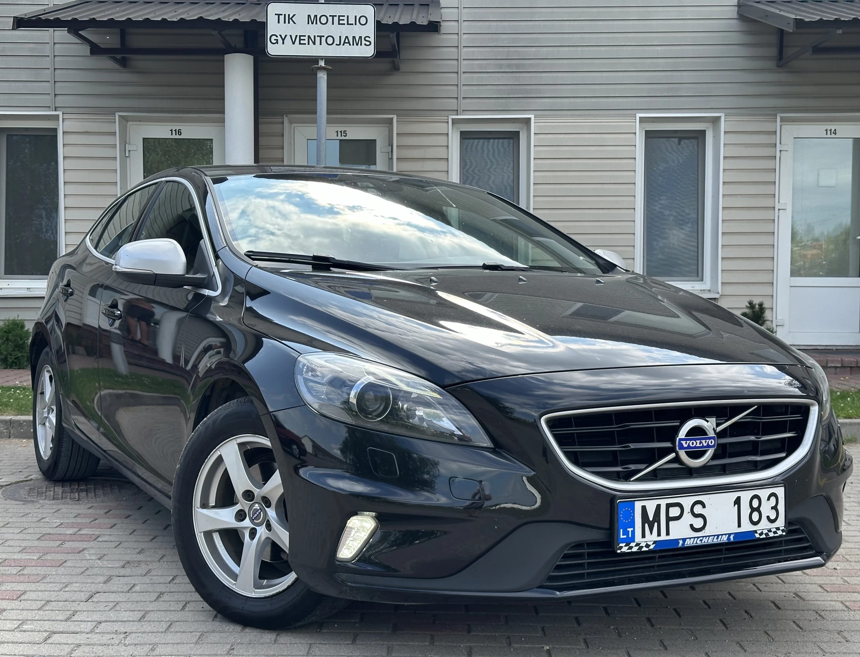 Volvo V40