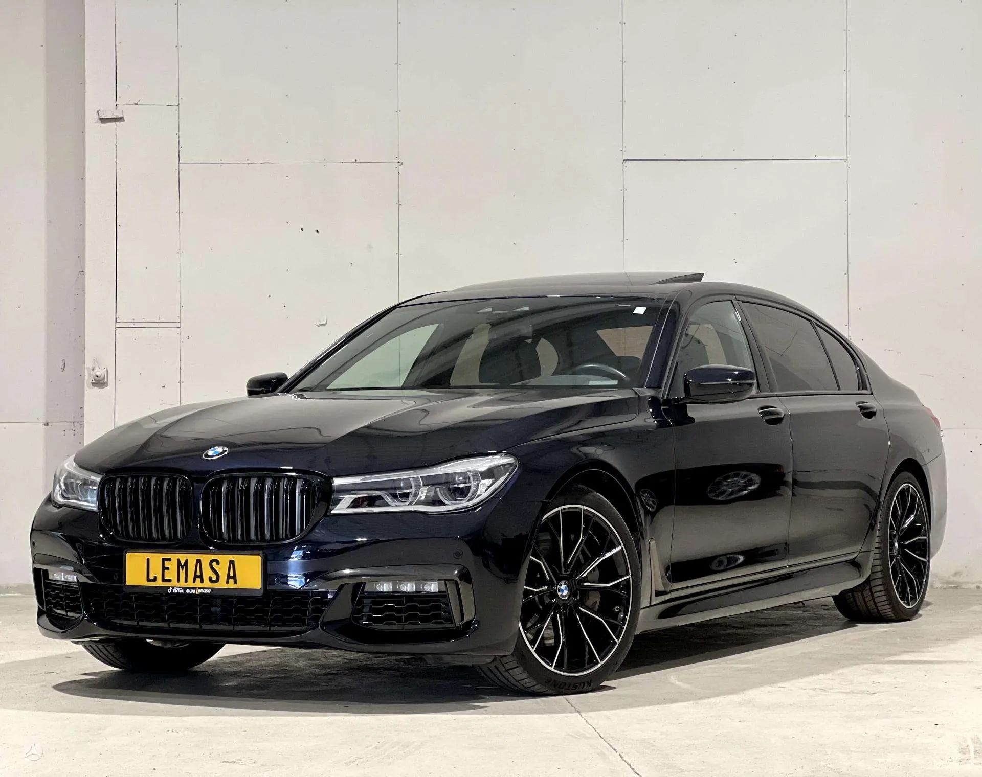 BMW 750